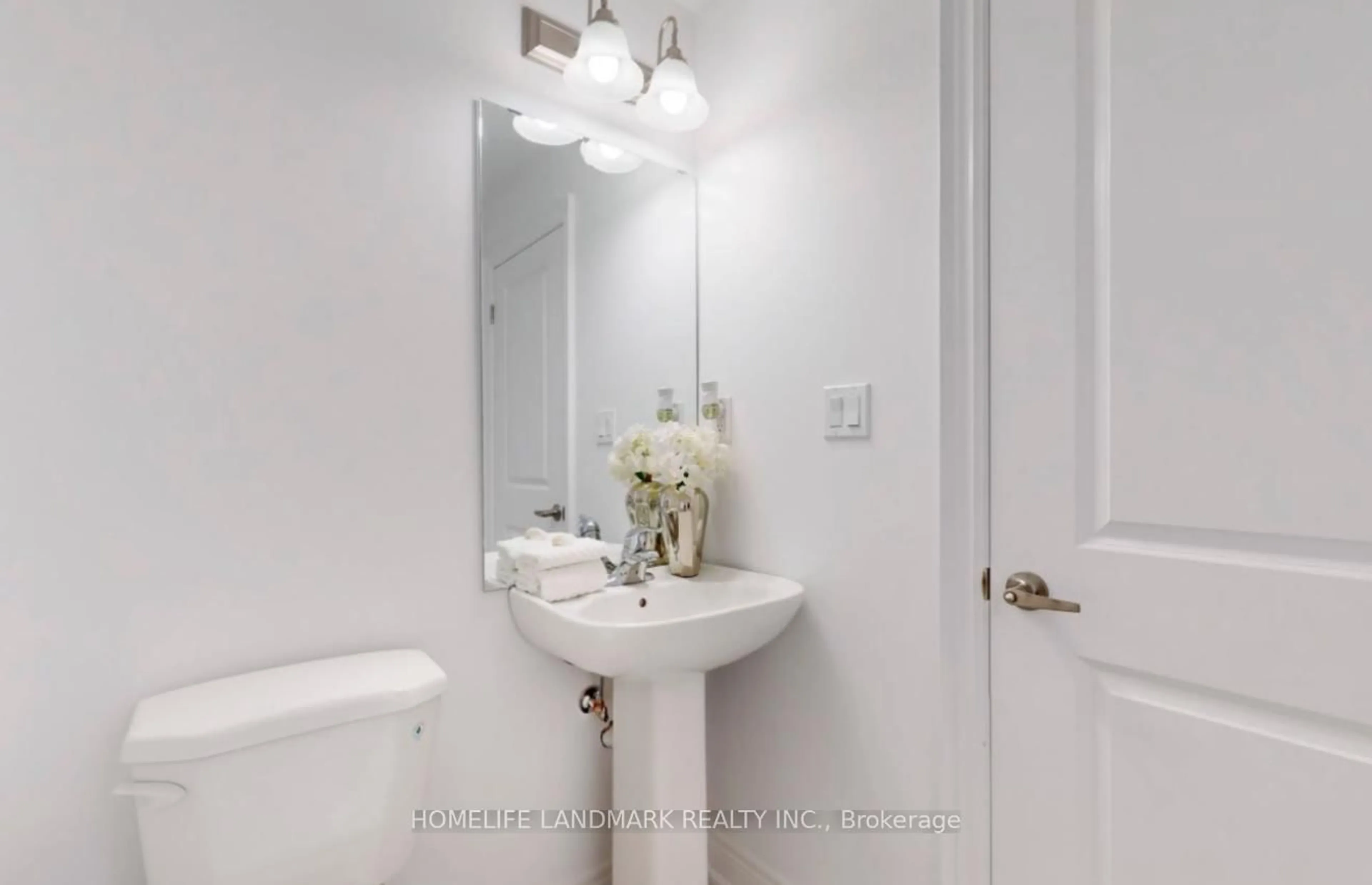 Standard bathroom, ceramic/tile floor for 280 Melody Common #35, Oakville Ontario L6H 7H2