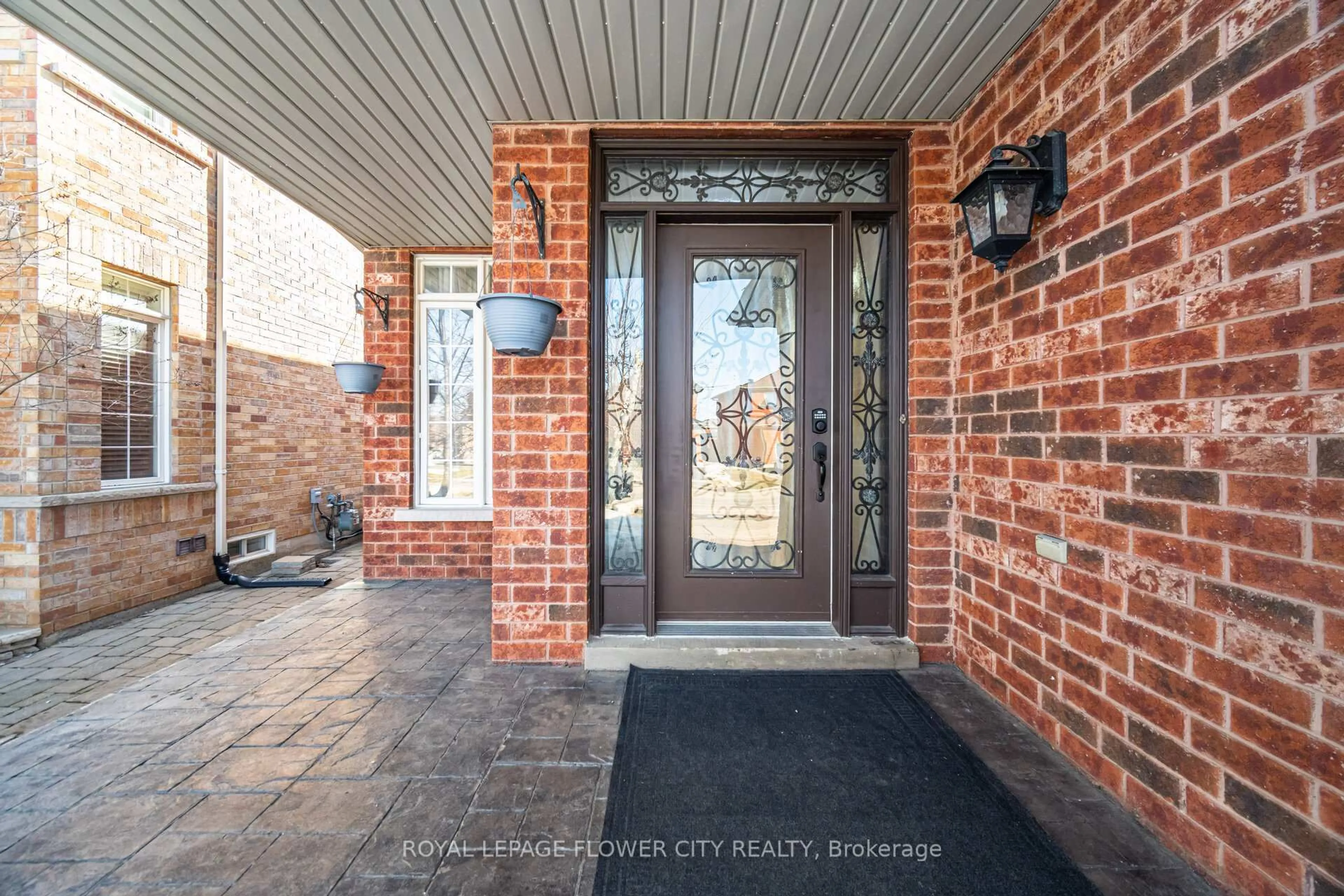 Indoor entryway for 14432 Danby Rd, Halton Hills Ontario L7G 6M3