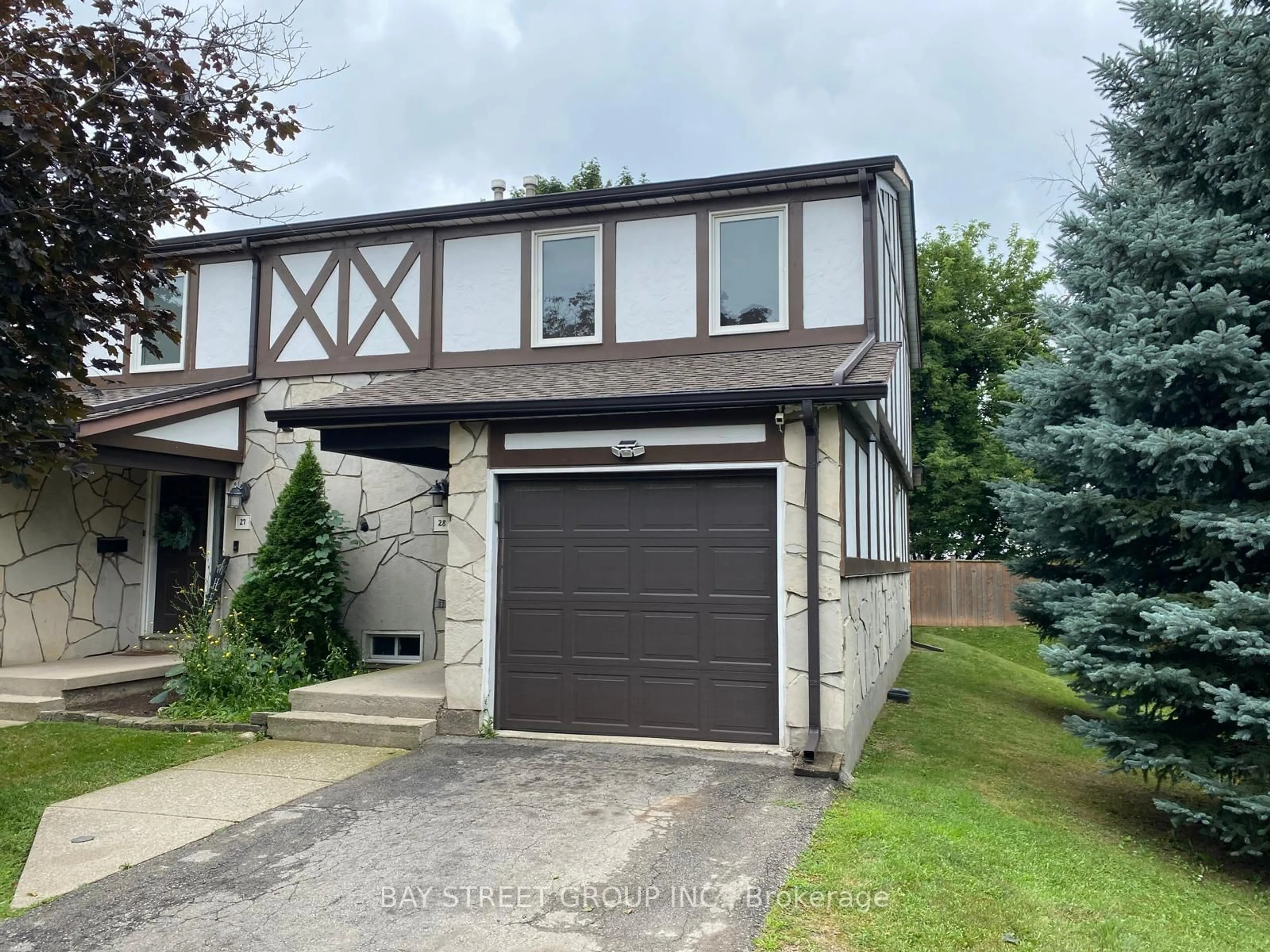 Unknown for 2200 Glenwood School Dr #28, Burlington Ontario L7R 4H7