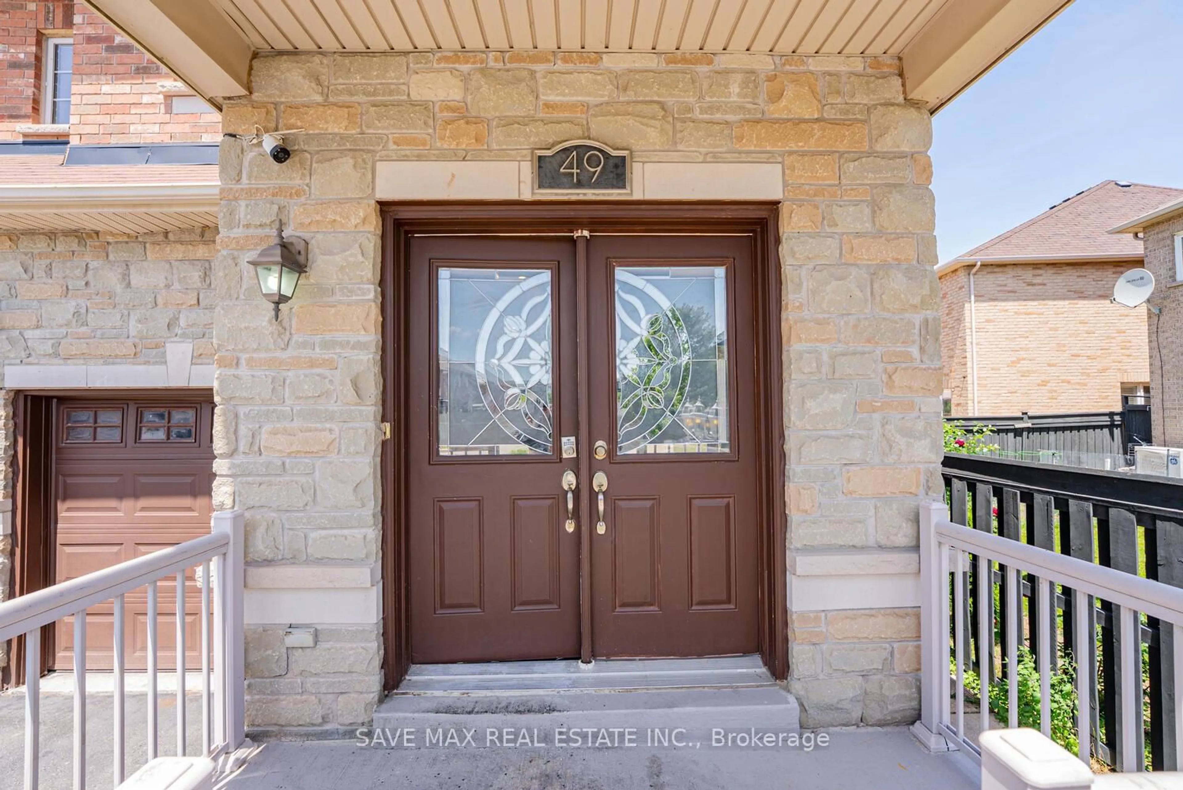 Indoor entryway for 49 Kirkhaven Way, Brampton Ontario L6X 0L8