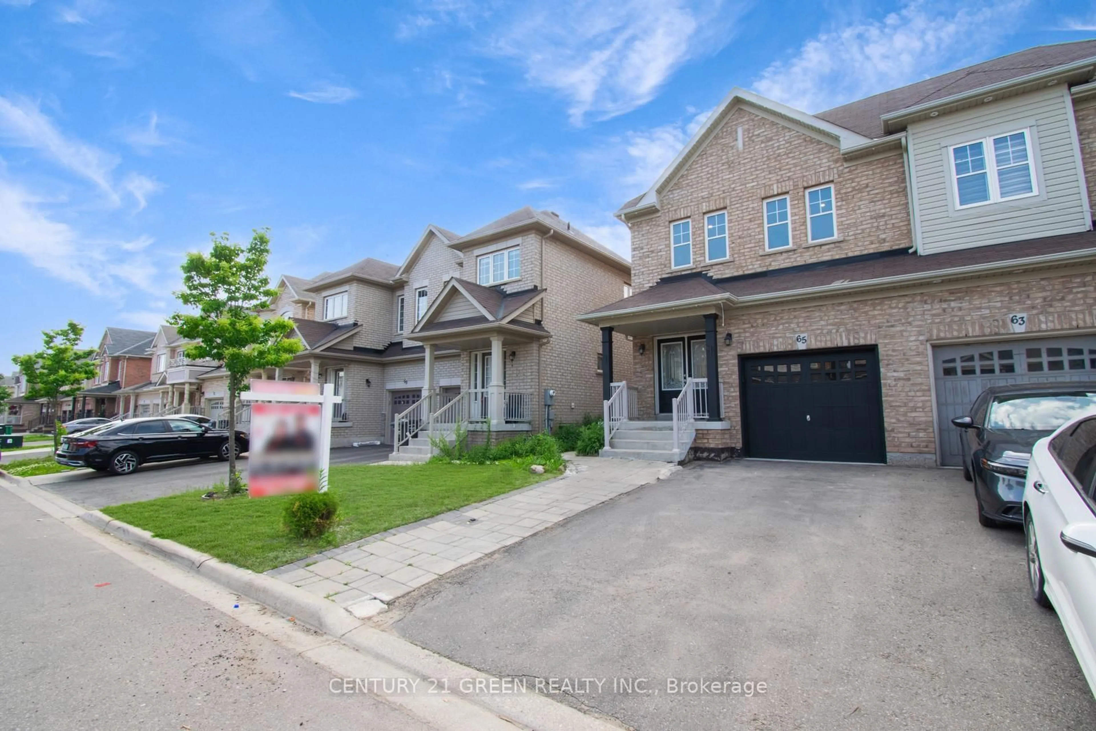 A pic from outside/outdoor area/front of a property/back of a property/a pic from drone, street for 65 Yardley Cres, Brampton Ontario L6X 5L7