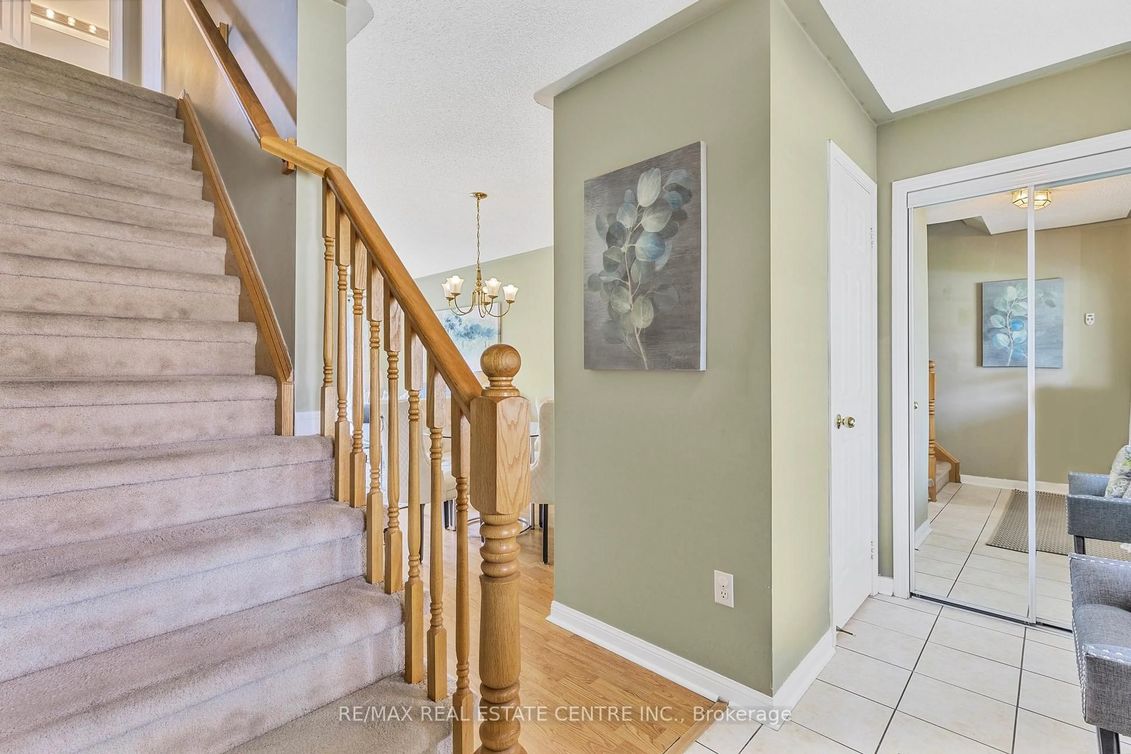 Indoor entryway for 12 Sentimental Way, Brampton Ontario L7A 2S1