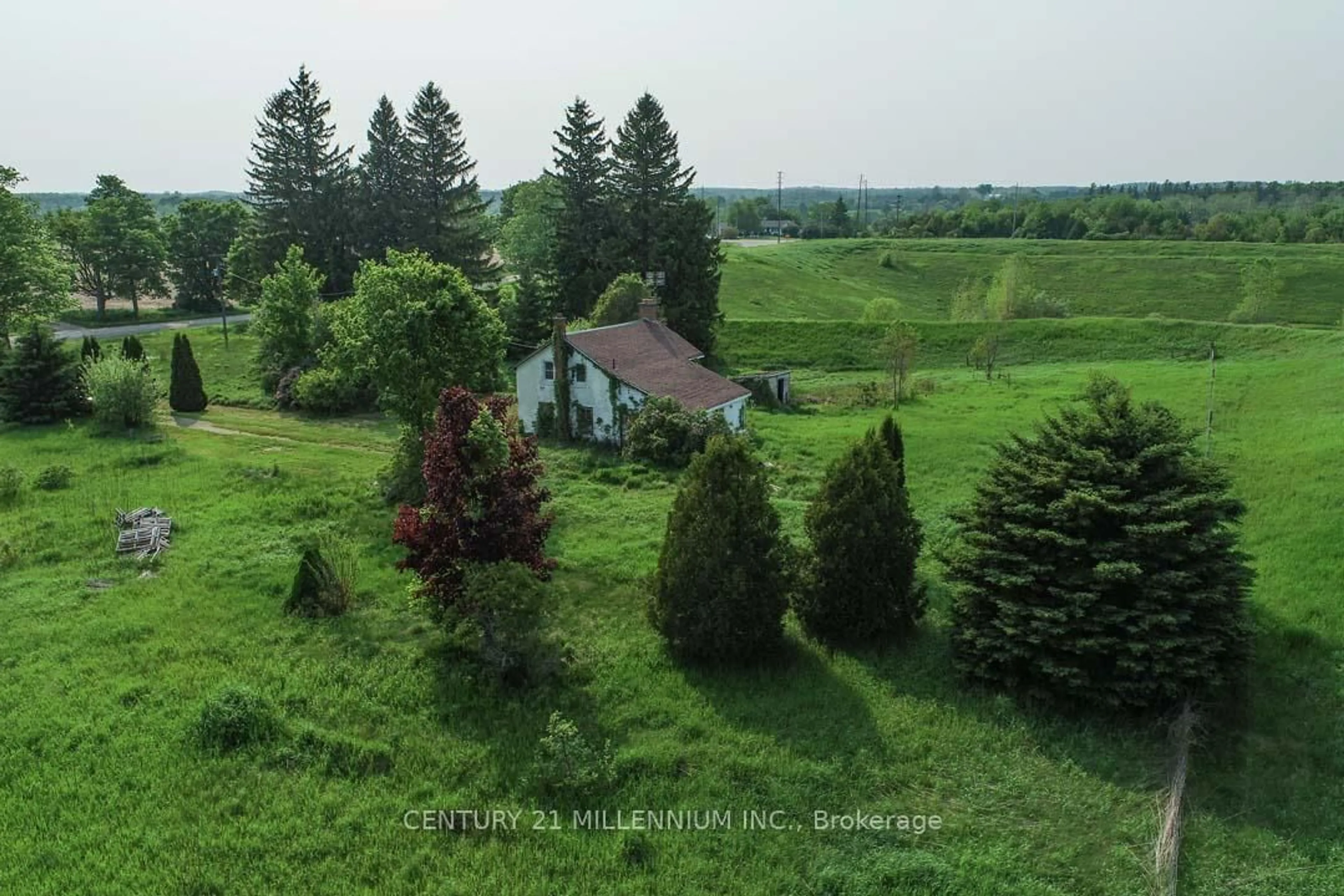 A pic from outside/outdoor area/front of a property/back of a property/a pic from drone, forest/trees view for 18323 Shaws Creek Rd, Caledon Ontario L7K 1L2
