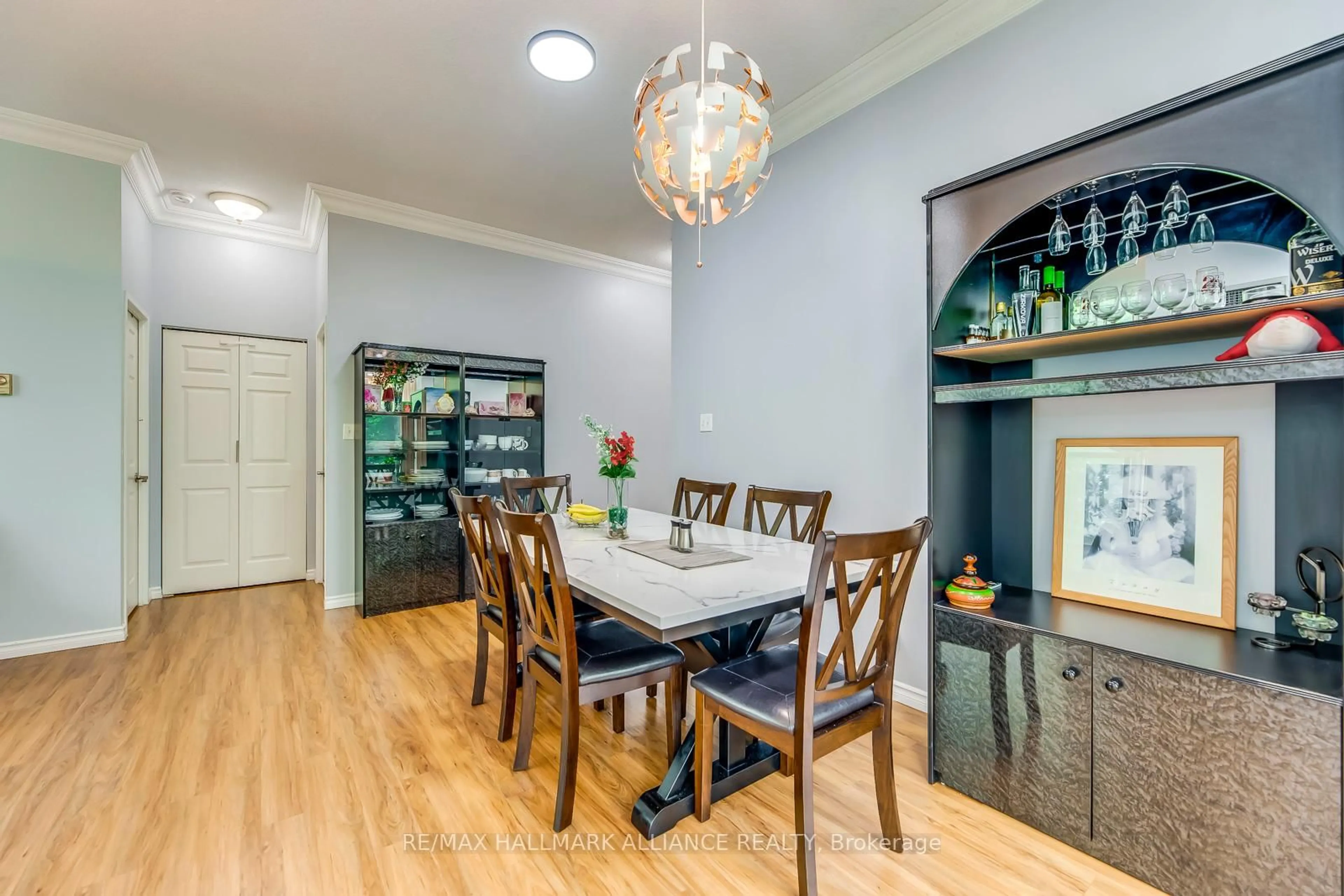 Dining room, wood/laminate floor for 3605 kariya Dr #104, Mississauga Ontario L5B 3J4