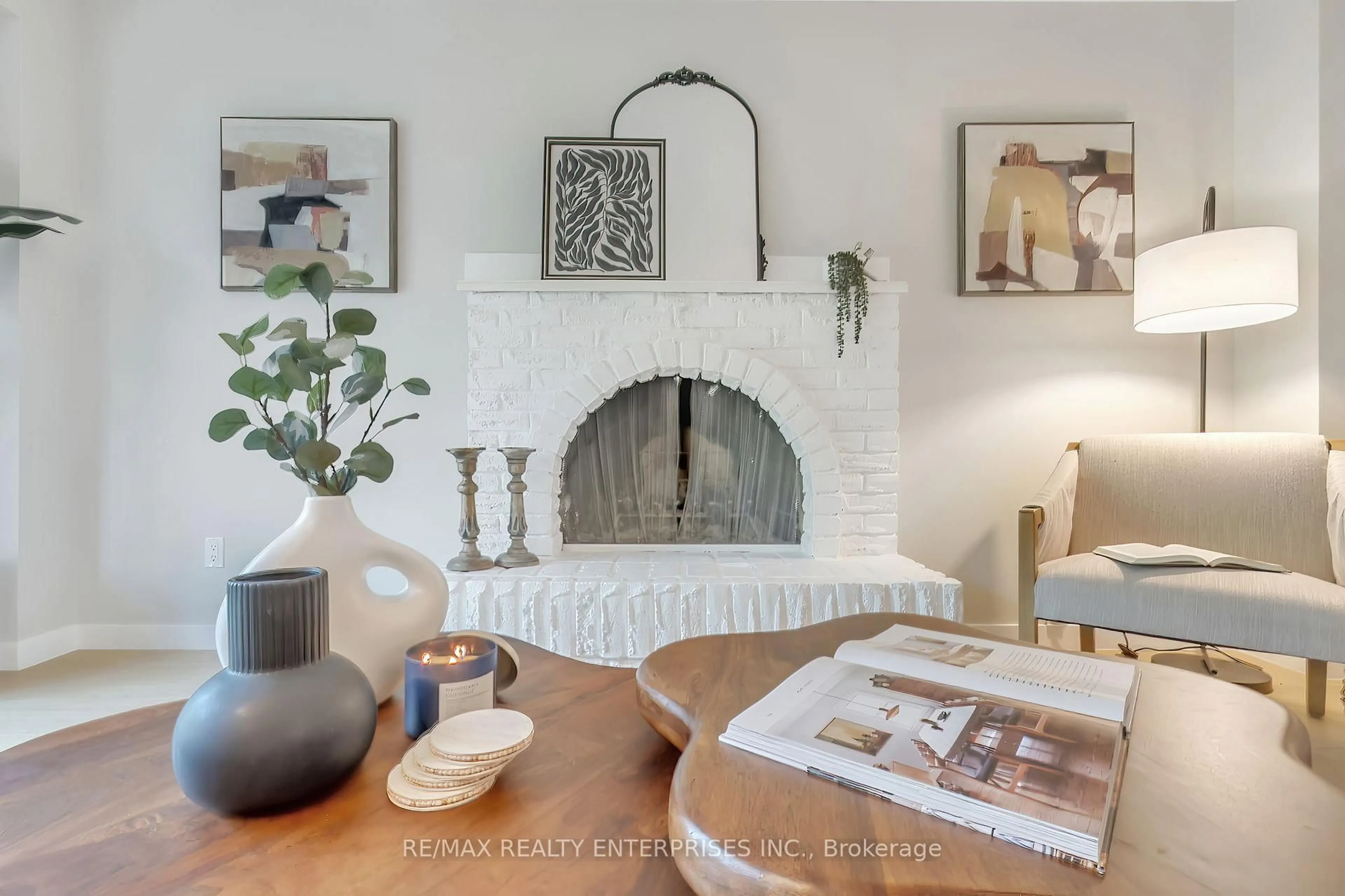 Living room with furniture, ceramic/tile floor for 3490 Pitch Pine Cres, Mississauga Ontario L5L 1P8