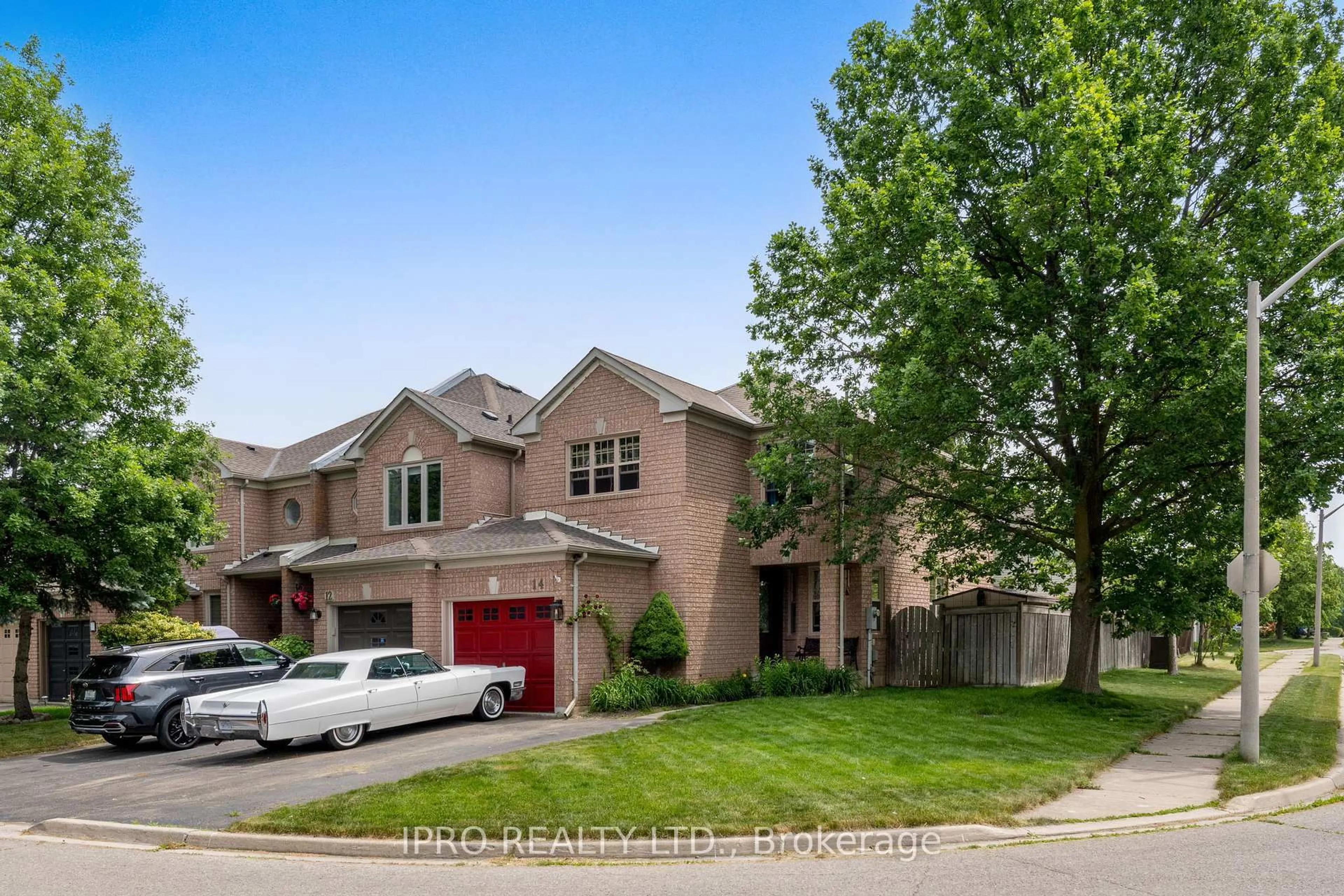 Home with brick exterior material, street for 14 Forestgrove Circ, Brampton Ontario L6Z 4T3