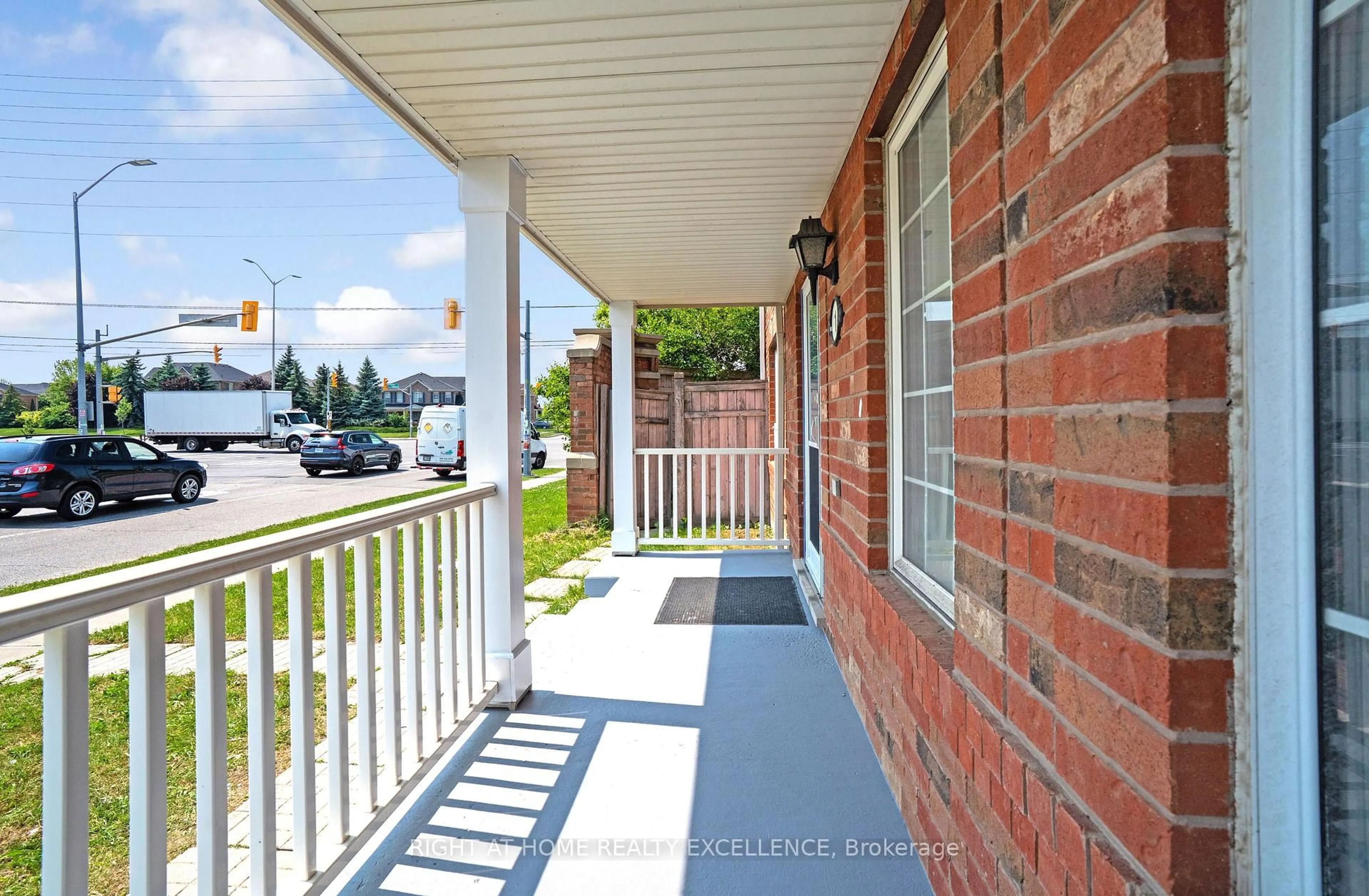Patio, street for 1 Bayridge Dr, Brampton Ontario L6P 2H8