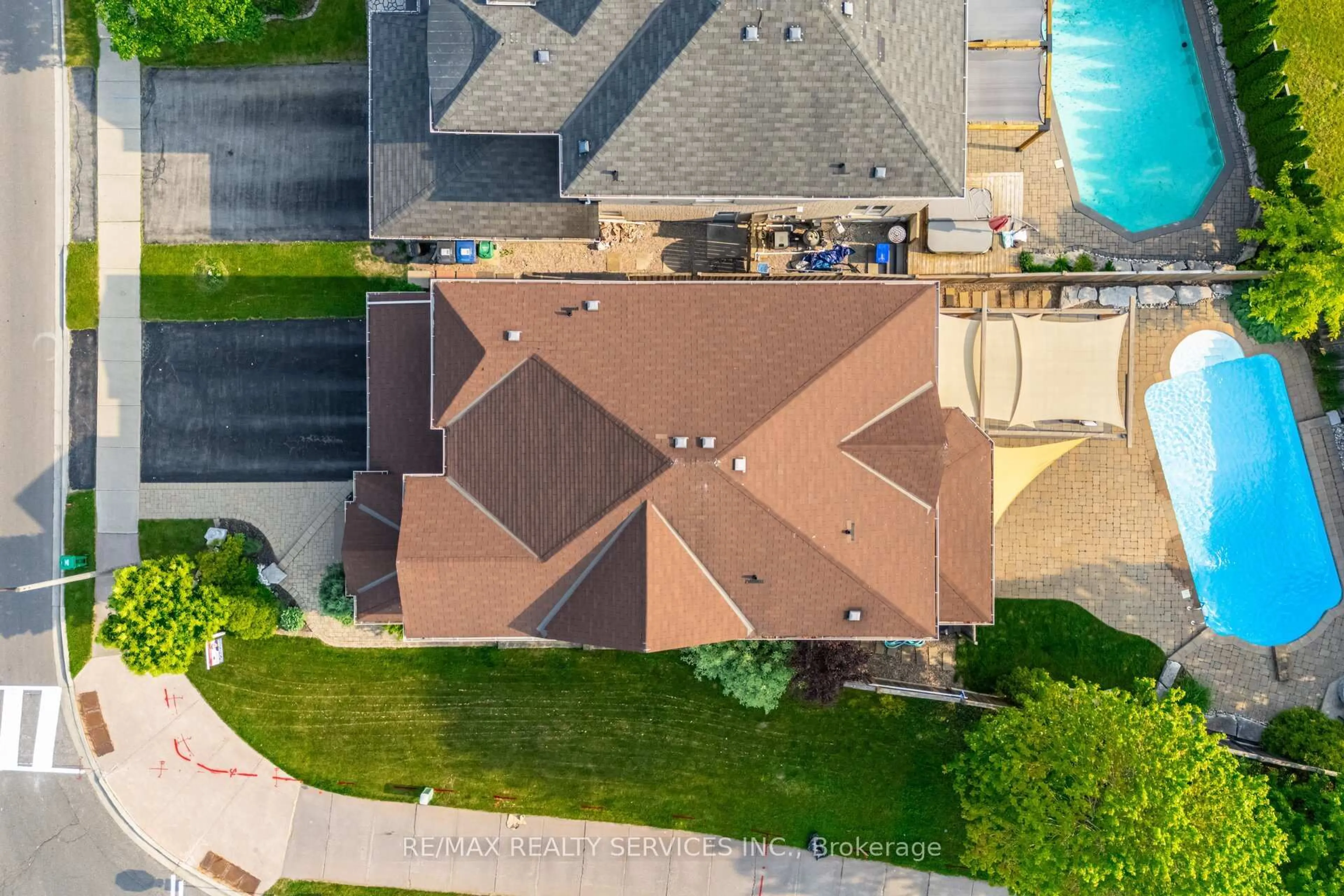 A pic from outside/outdoor area/front of a property/back of a property/a pic from drone, unknown for 2 Stoneylake Ave, Brampton Ontario L6V 4P9
