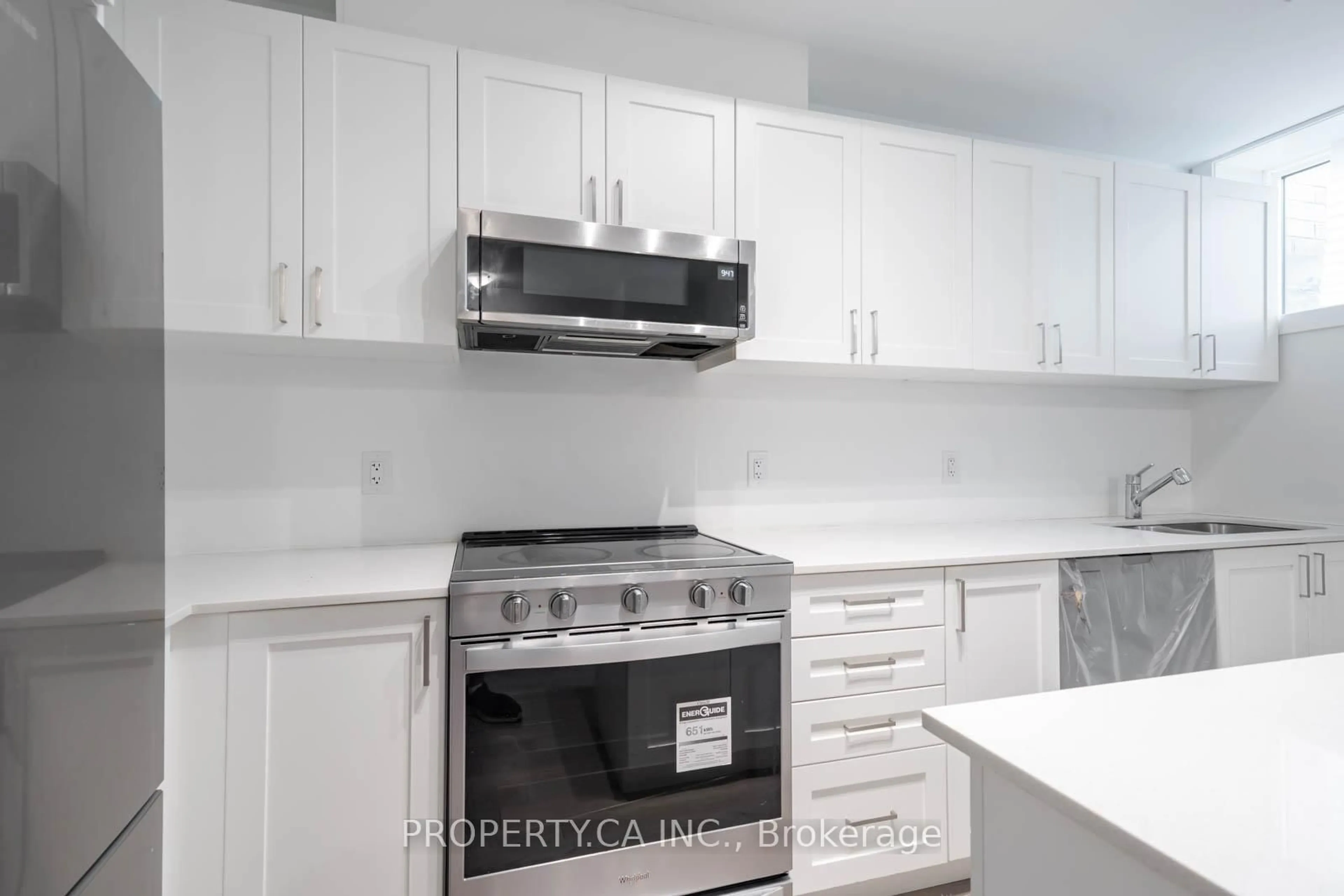 Standard kitchen, unknown for 1115 Douglas McCurdy Common #103, Mississauga Ontario L5G 0C6