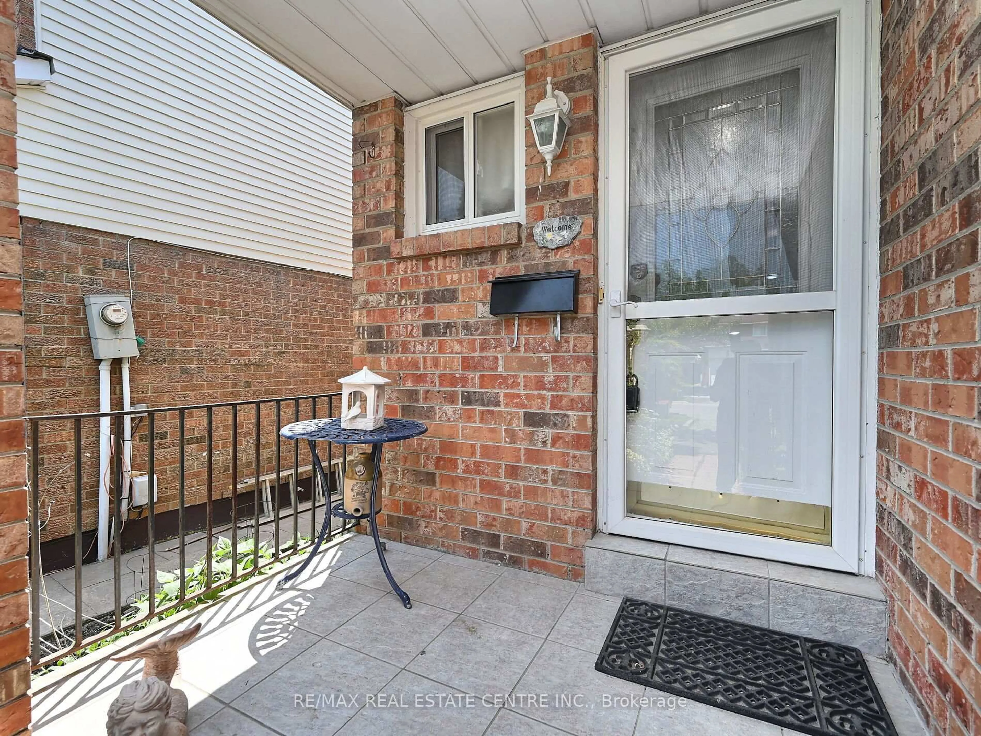 Unknown for 8 Stephensen Crt, Brampton Ontario L6V 3X8
