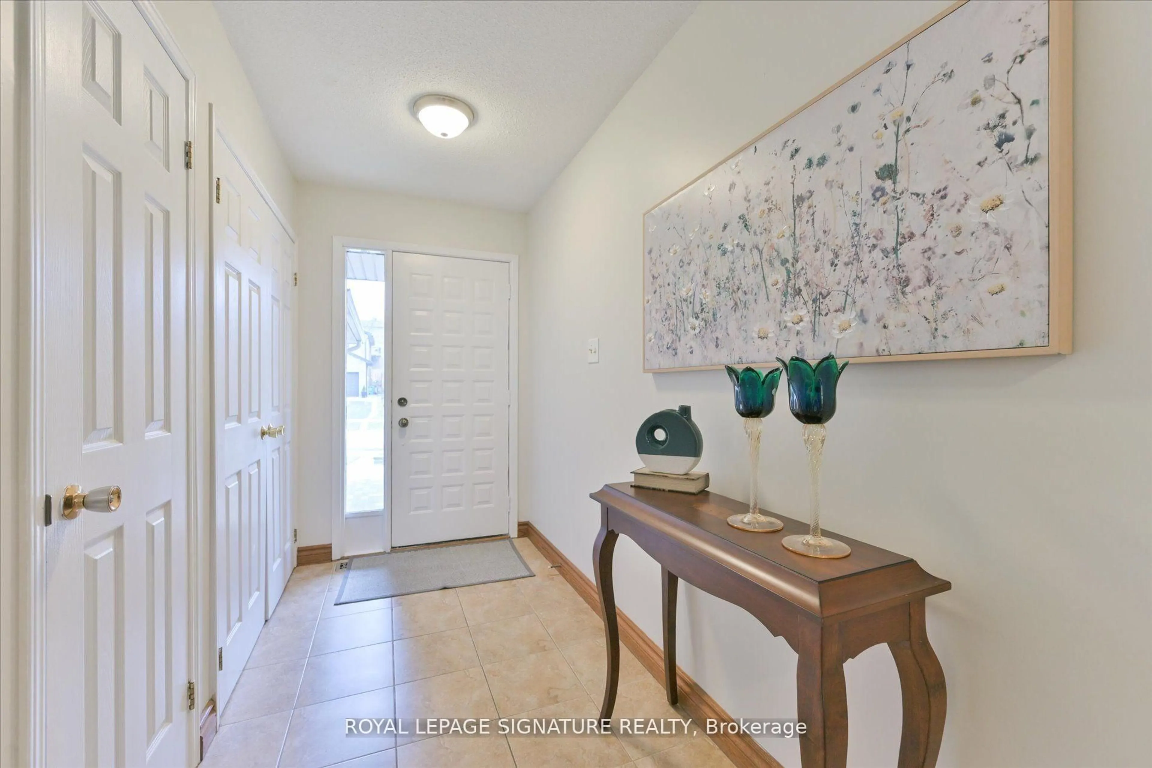 Indoor entryway for 4199 Powderhorn Cres, Mississauga Ontario L5L 3B8