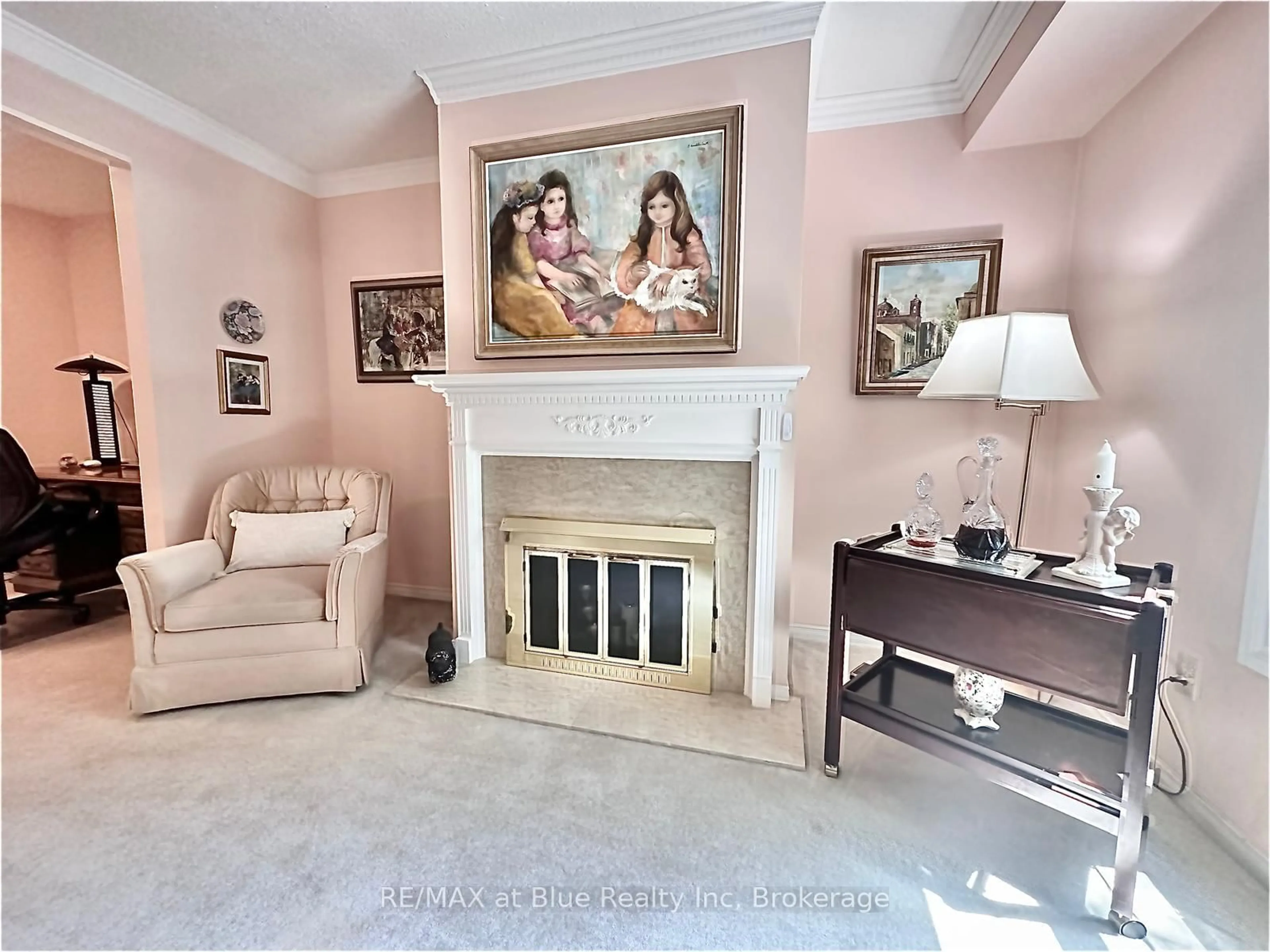 Living room with furniture, unknown for 8 Stornwood Crt, Brampton Ontario L6W 4H4