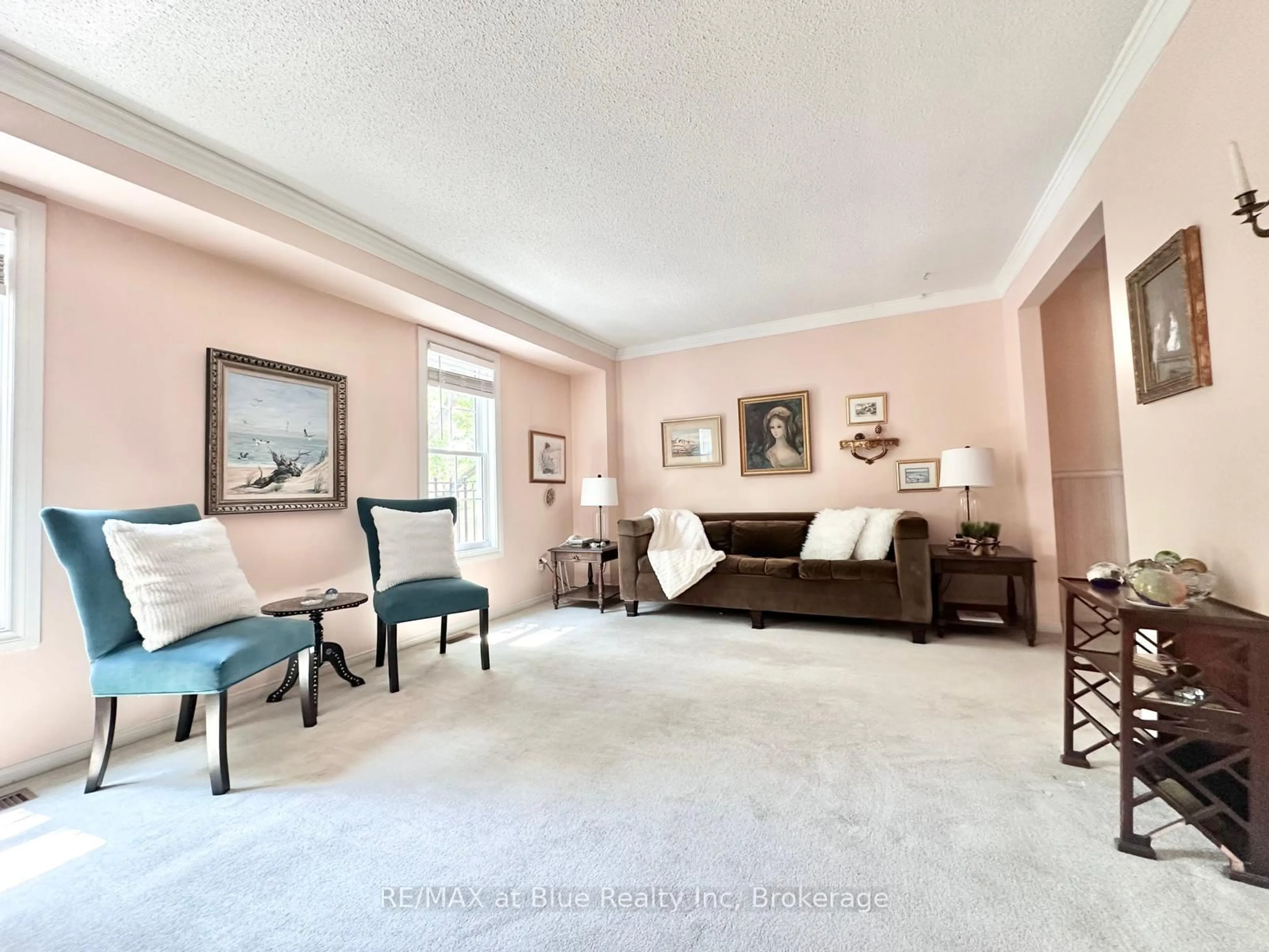 Living room with furniture, unknown for 8 Stornwood Crt, Brampton Ontario L6W 4H4