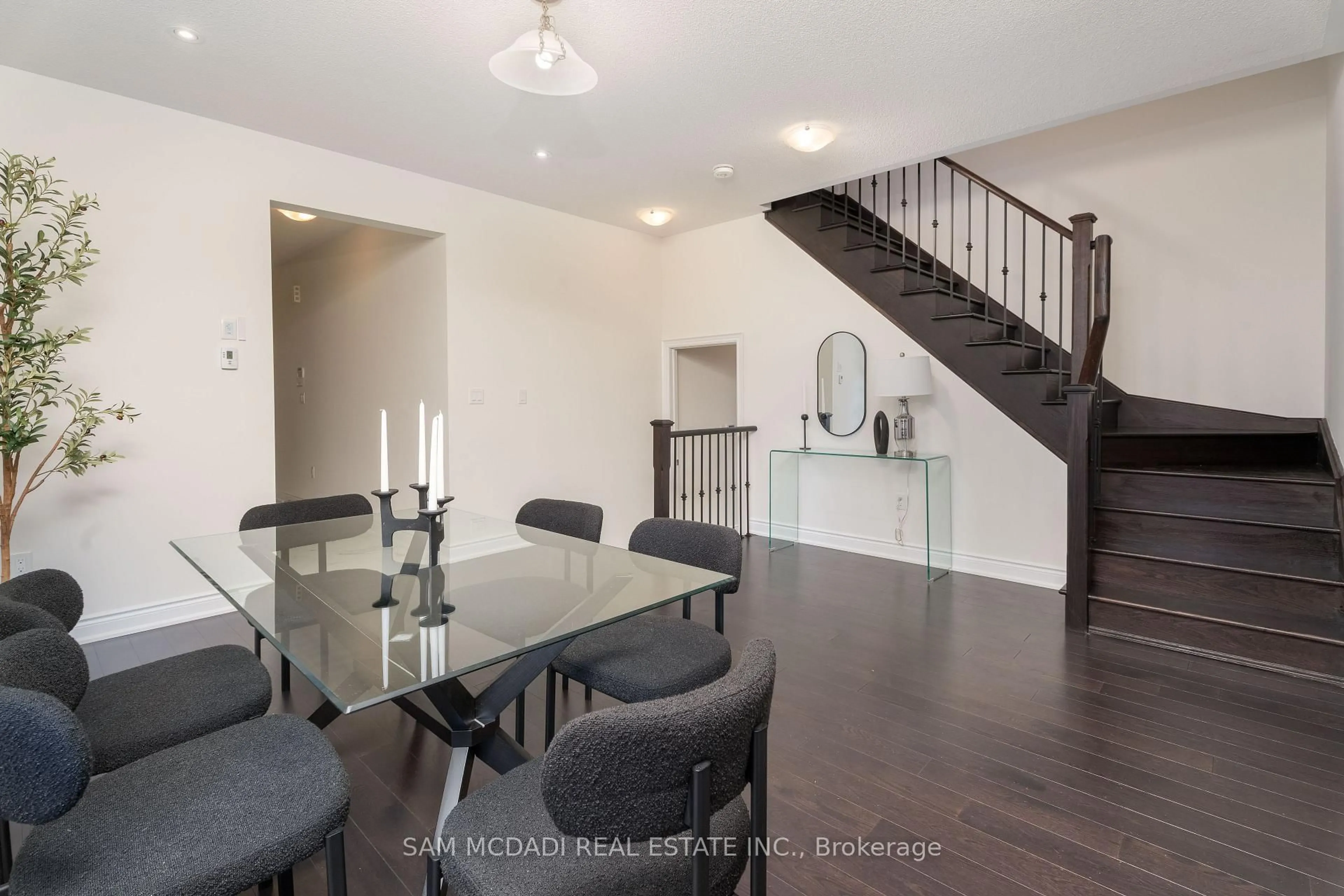 Dining room, unknown for 56 Workgreen Park Way, Brampton Ontario L6Y 0E4