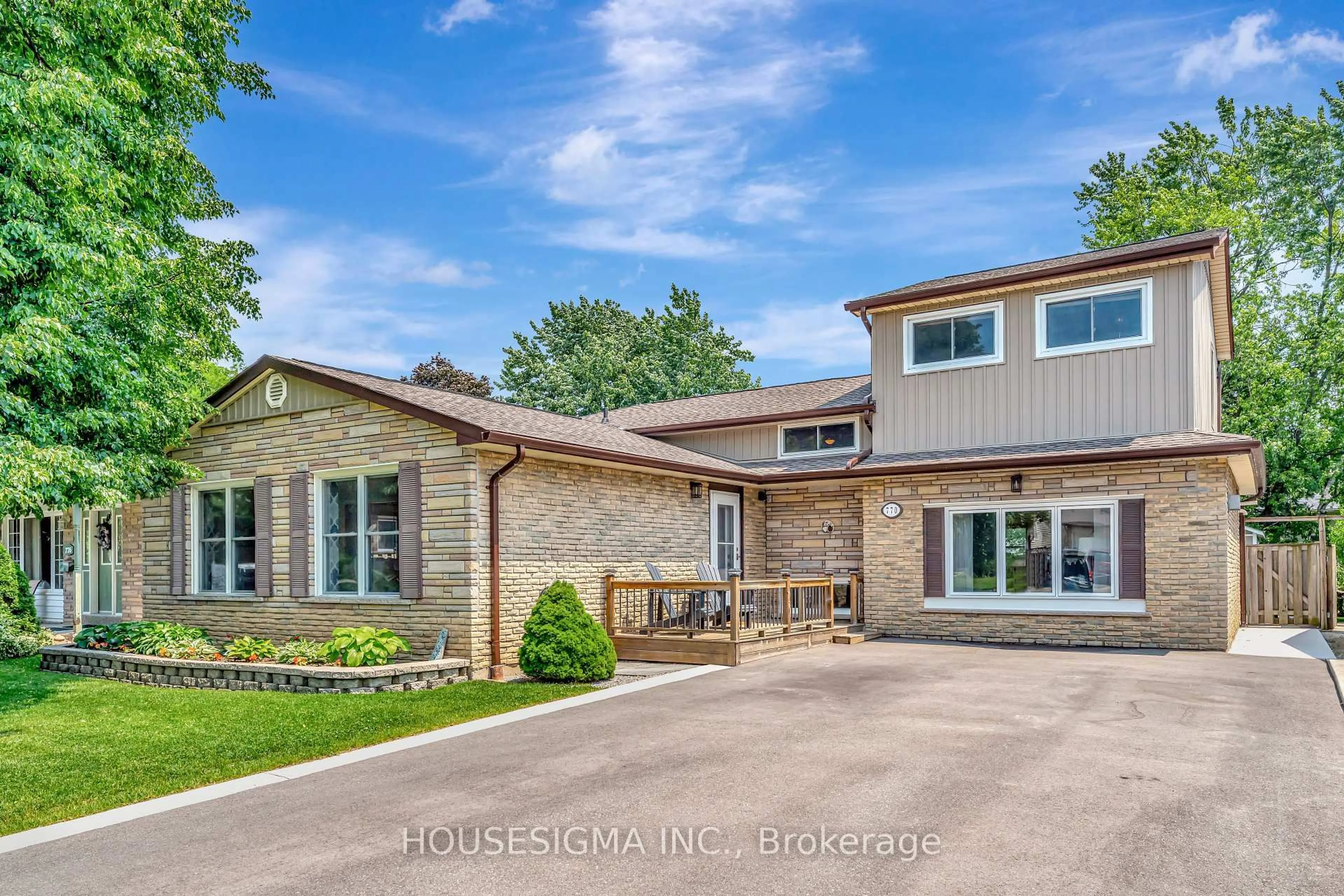 Home with brick exterior material, street for 770 Applewood Cres, Milton Ontario L9T 3C4