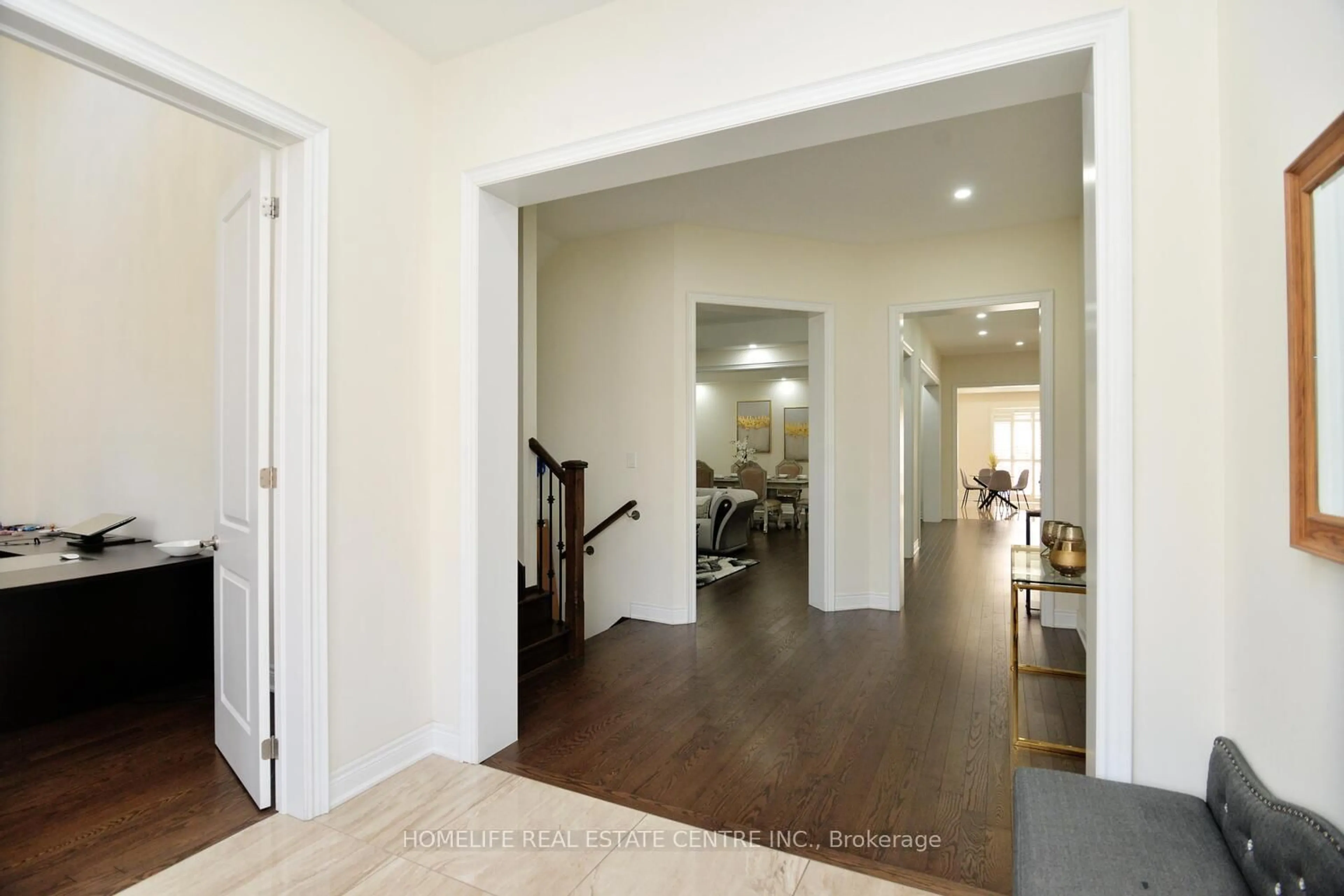 Indoor entryway for 6 Longevity Rd, Brampton Ontario L6X 5P5
