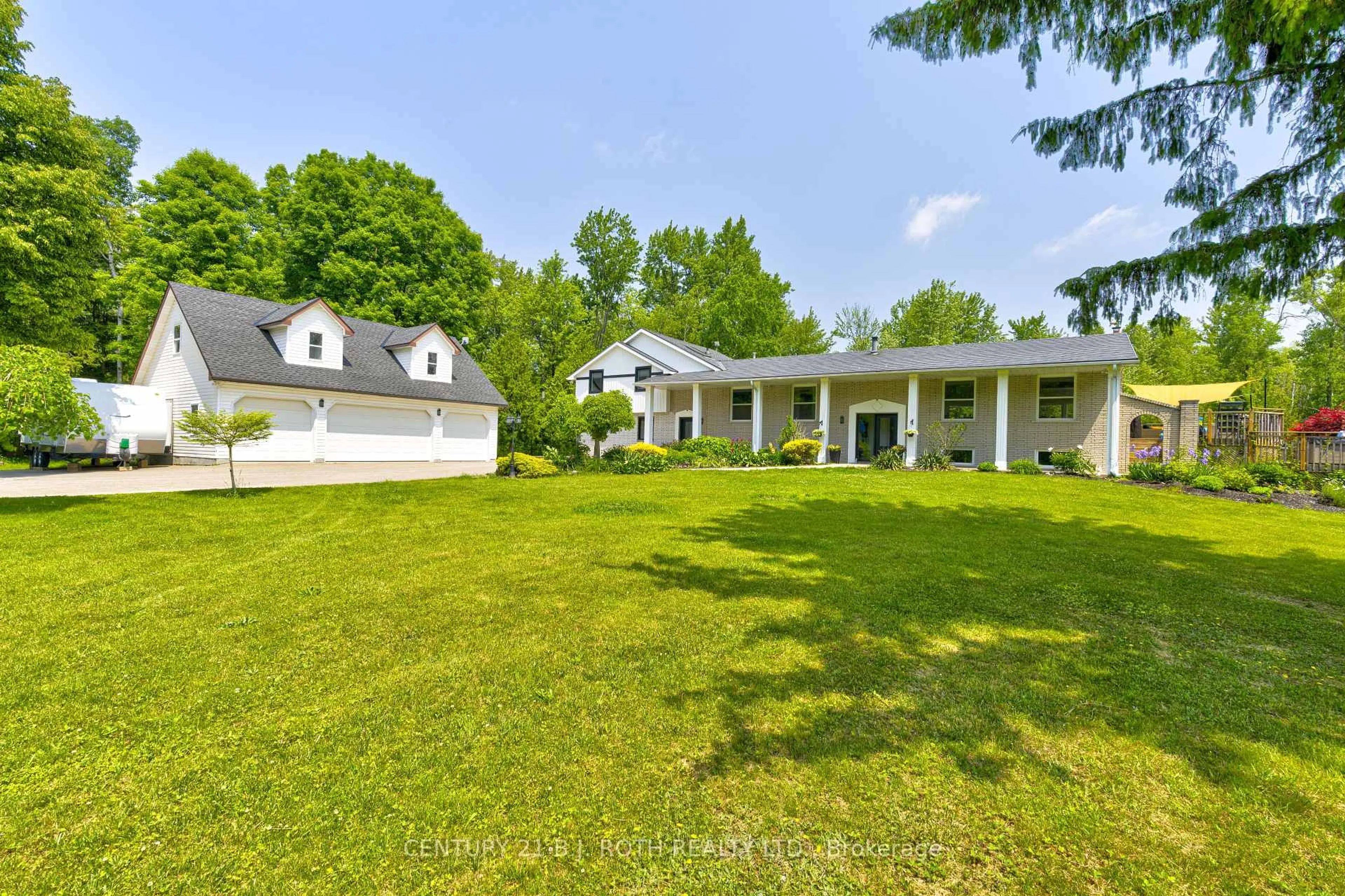 A pic from outside/outdoor area/front of a property/back of a property/a pic from drone, unknown for 10457 Darkwood Rd, Milton Ontario L0P 1J0