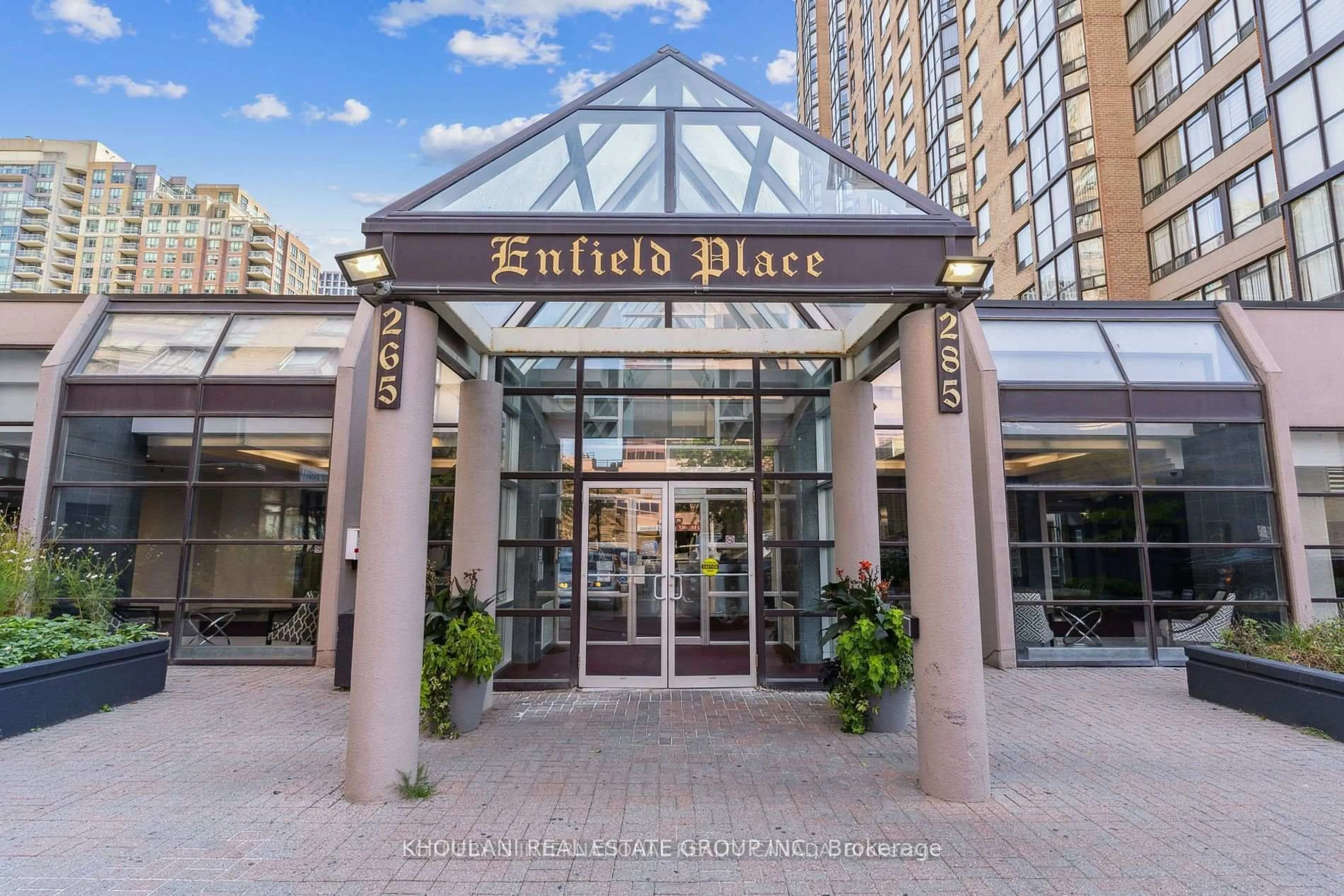 Indoor entryway for 265 ENFIELD Pl #702, Mississauga Ontario L5B 3Y7