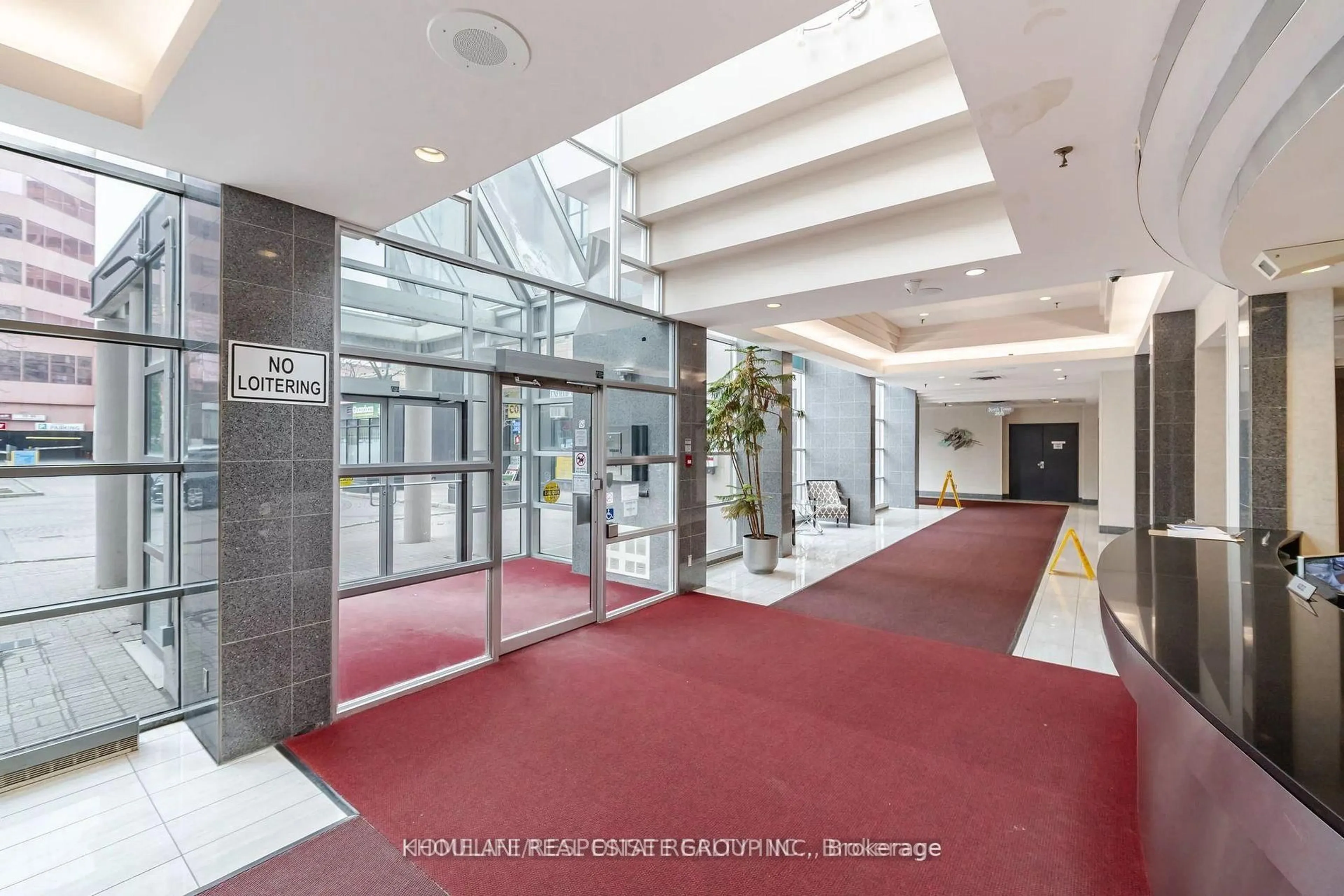 Indoor foyer for 265 ENFIELD Pl #702, Mississauga Ontario L5B 3Y7