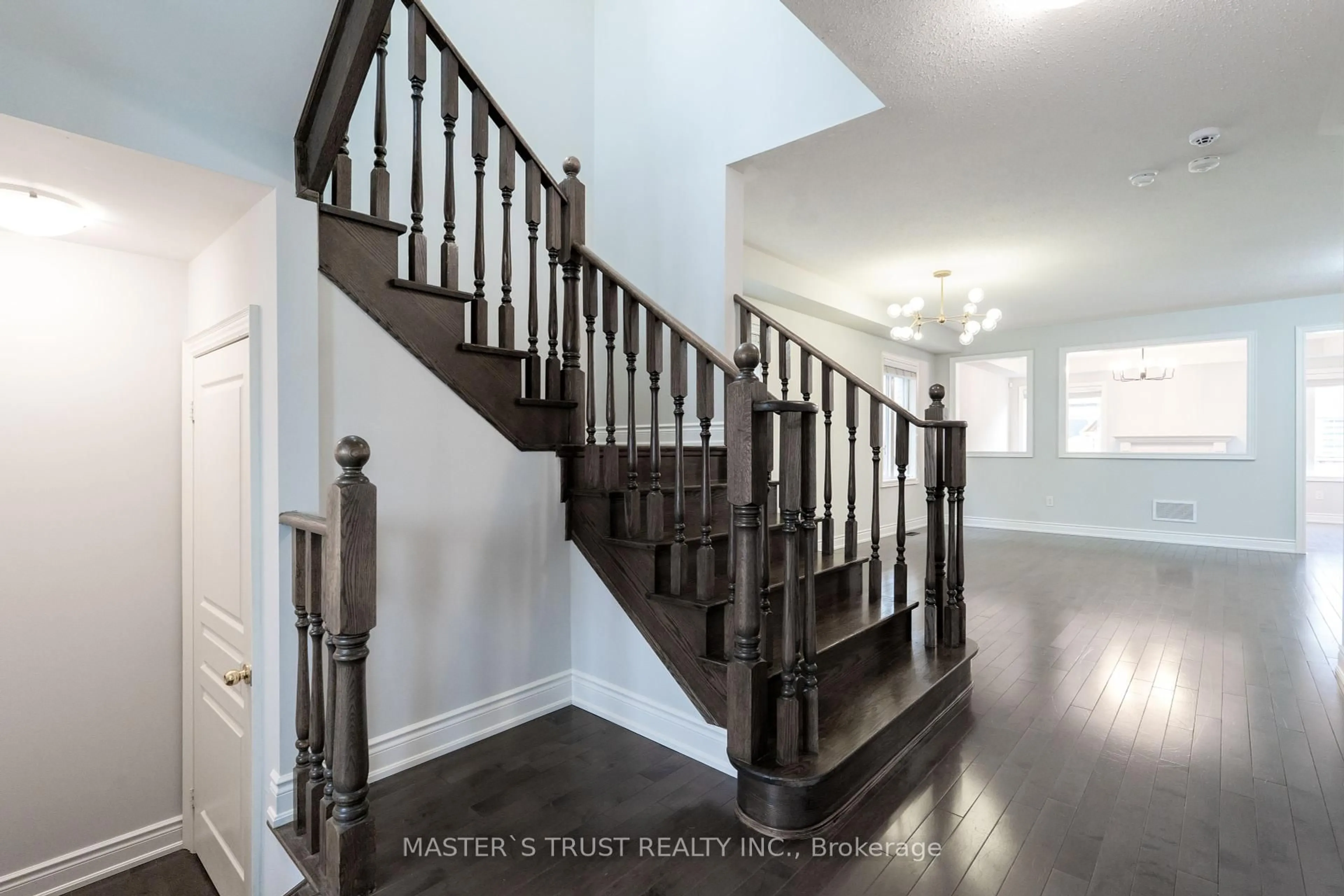 Stairs for 1562 Leger Way, Milton Ontario L9E 1H4