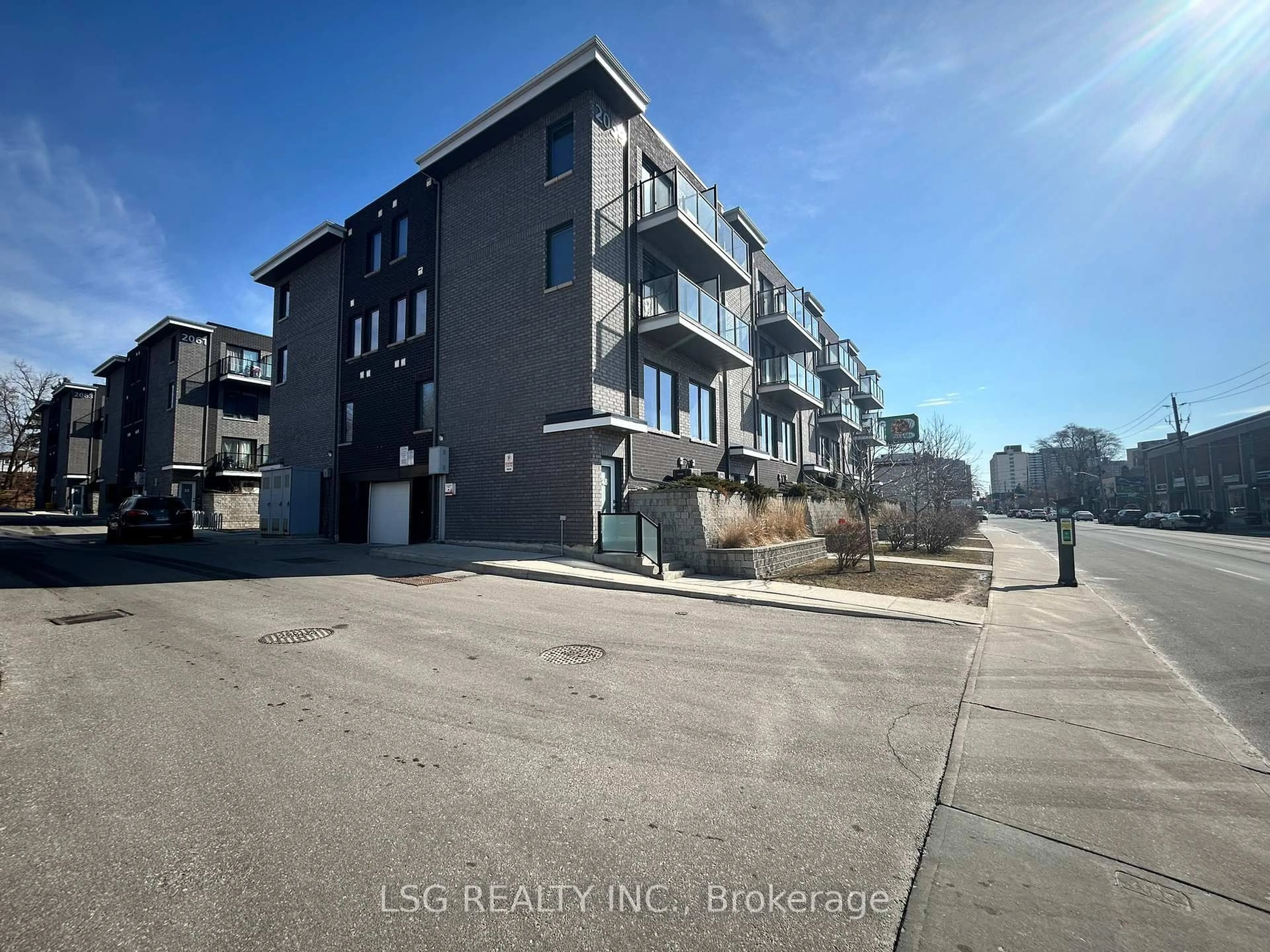 Unknown for 2059 Weston Rd #36, Toronto Ontario M9N 1X7