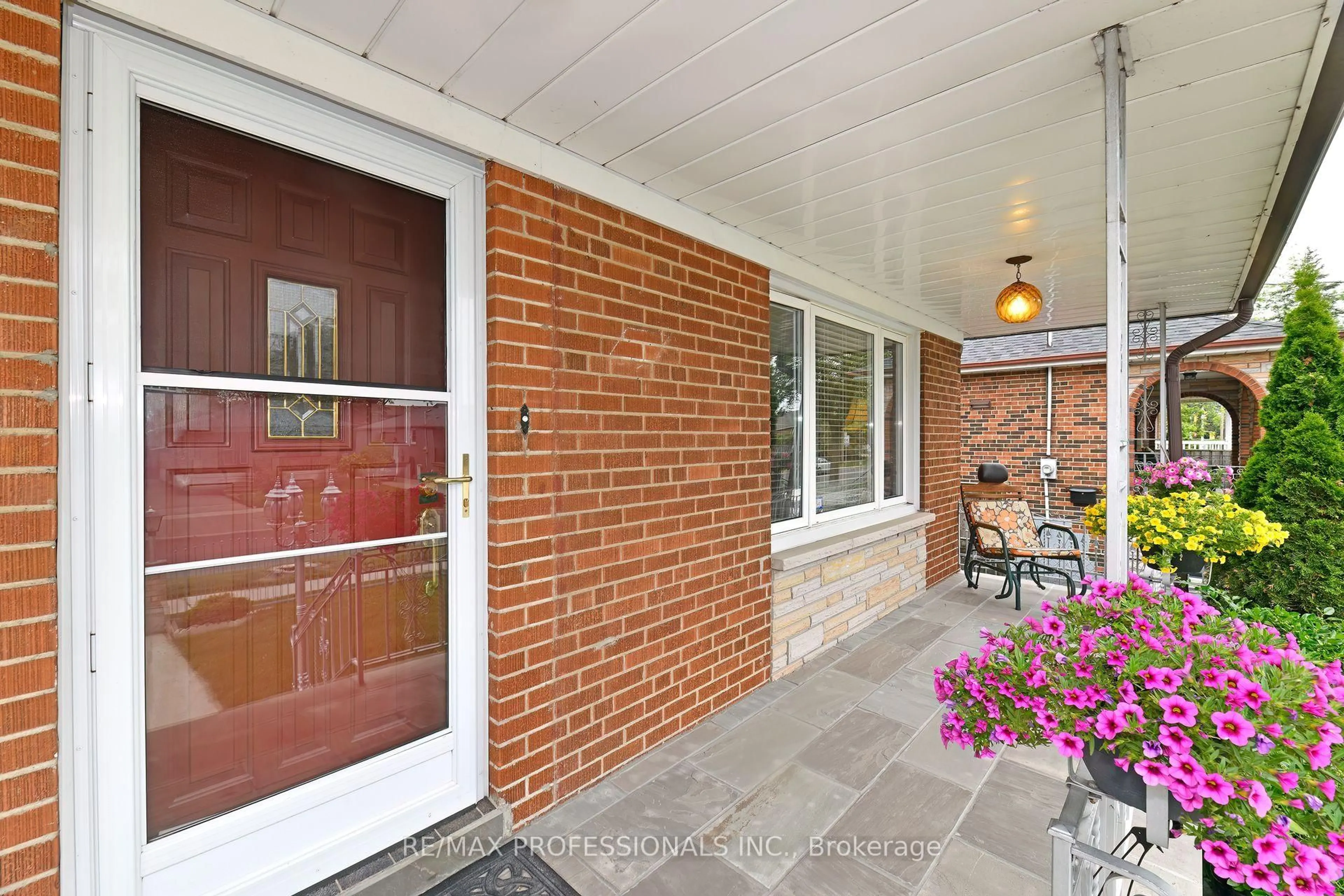Unknown for 118 Nordin Ave, Toronto Ontario M8Z 2B3