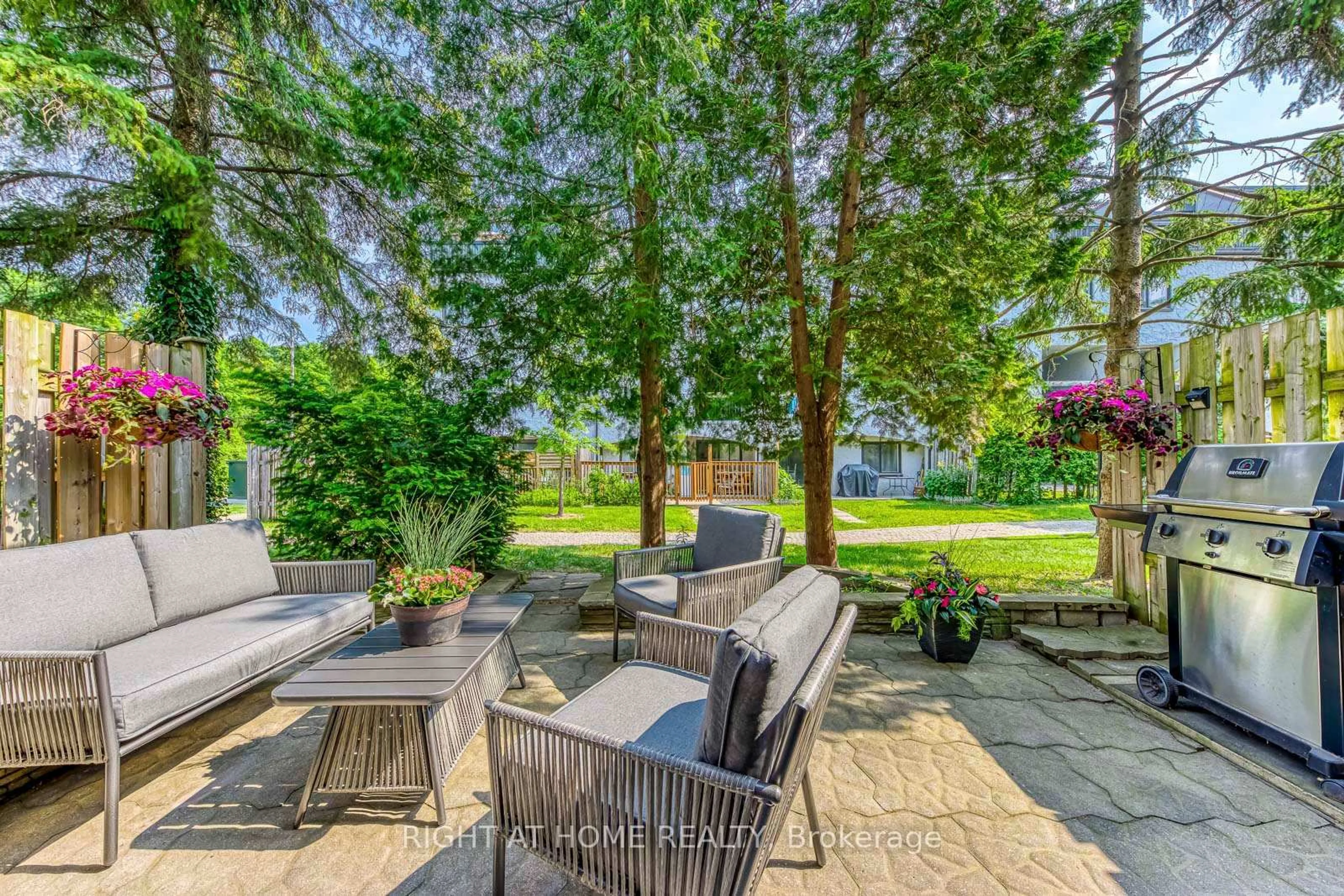 Patio, street for 1058 Falgarwood Dr #133, Oakville Ontario L6H 2P3