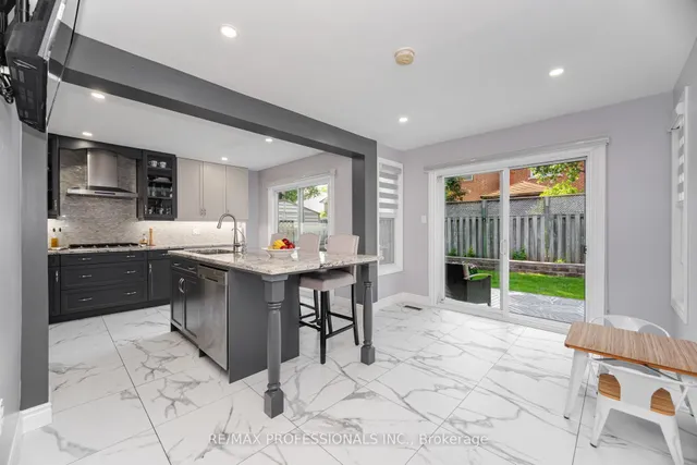 Additional image 15 of 100 Tanager Sq