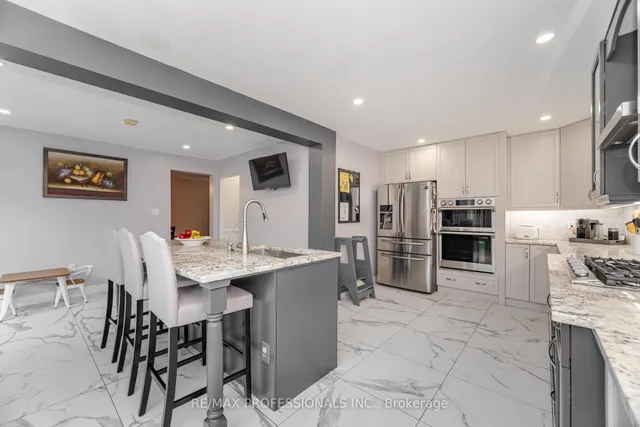 Additional image 17 of 100 Tanager Sq
