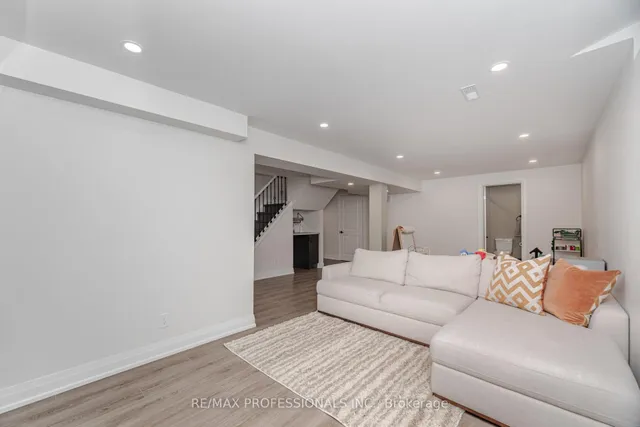 Additional image 34 of 100 Tanager Sq
