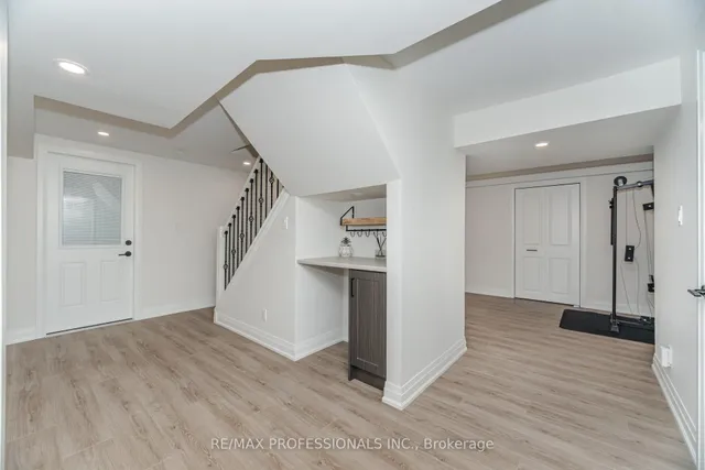 Additional image 37 of 100 Tanager Sq