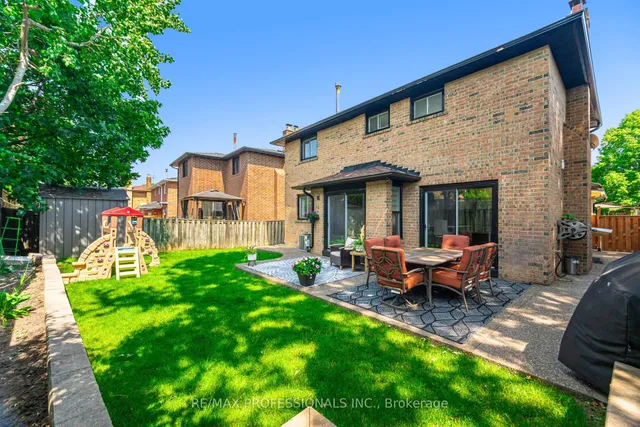 Additional image 43 of 100 Tanager Sq