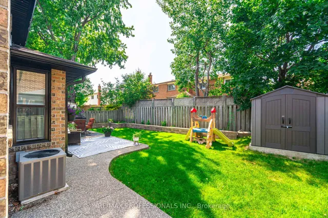 Additional image 46 of 100 Tanager Sq