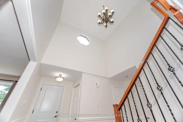 Additional image 7 of 100 Tanager Sq
