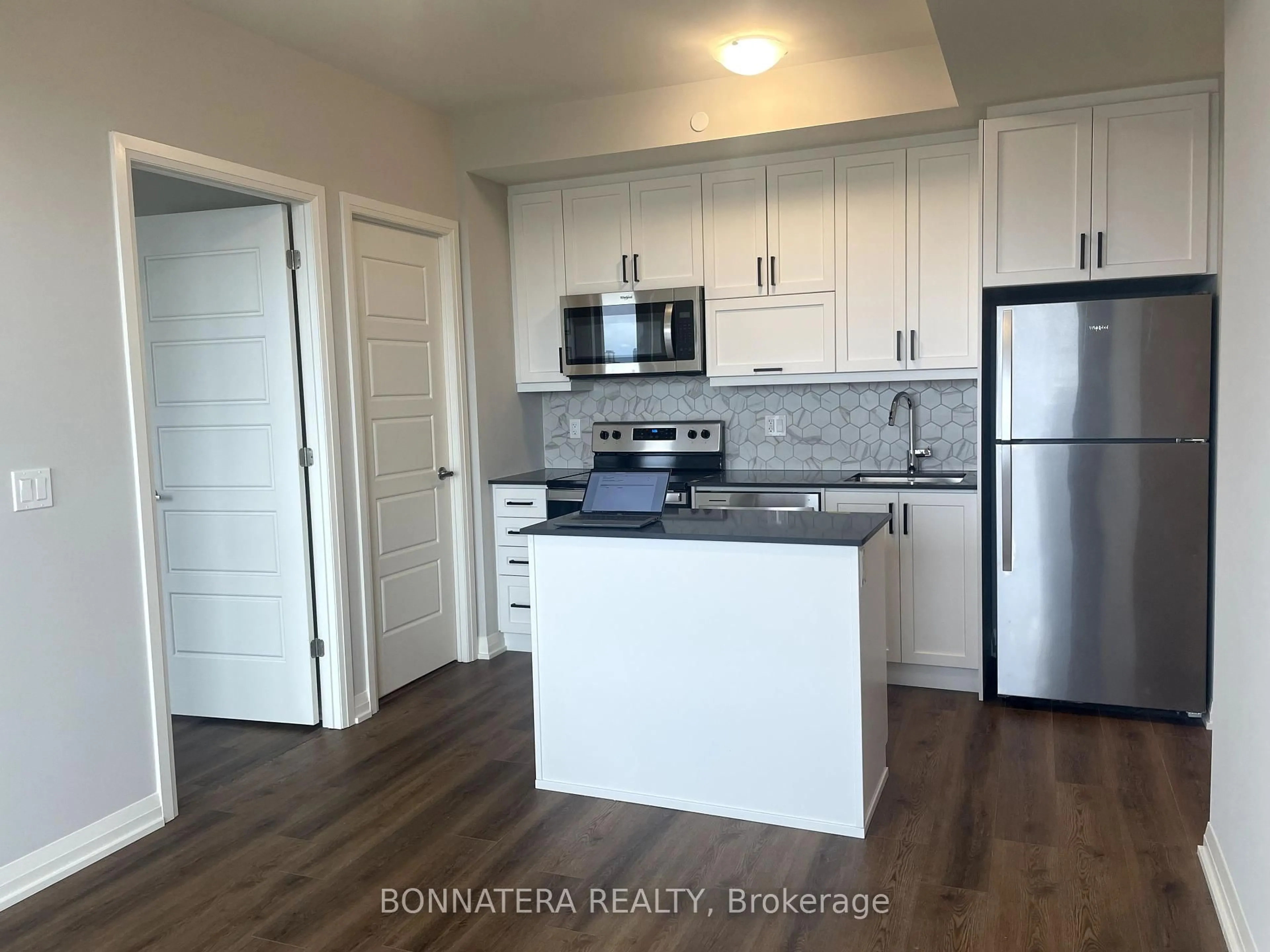 Unknown for 3006 William Cutmore Blvd #907, Oakville Ontario L6H 8A4