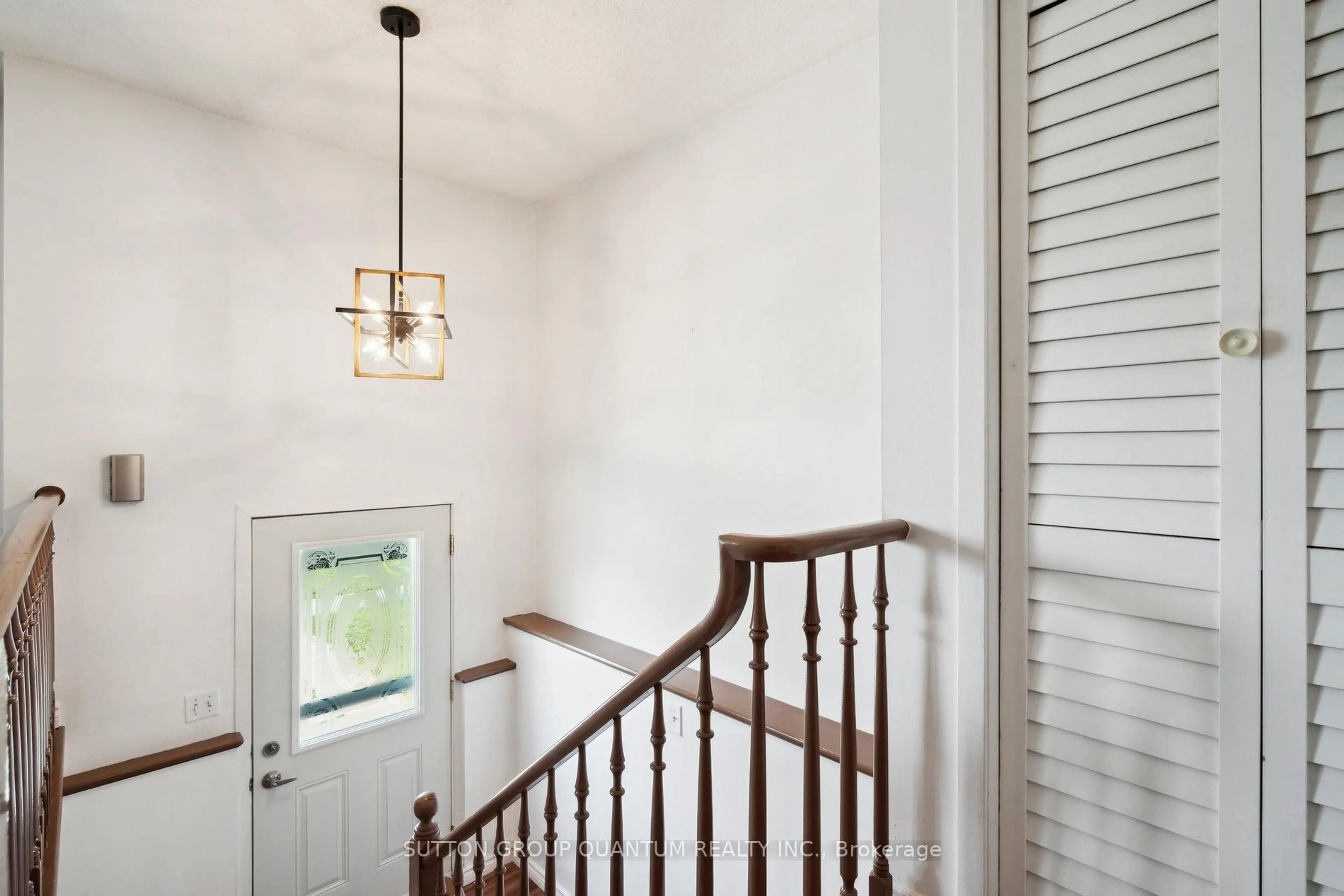 Unknown for 935 Daryl Dr, Burlington Ontario L7T 4C1