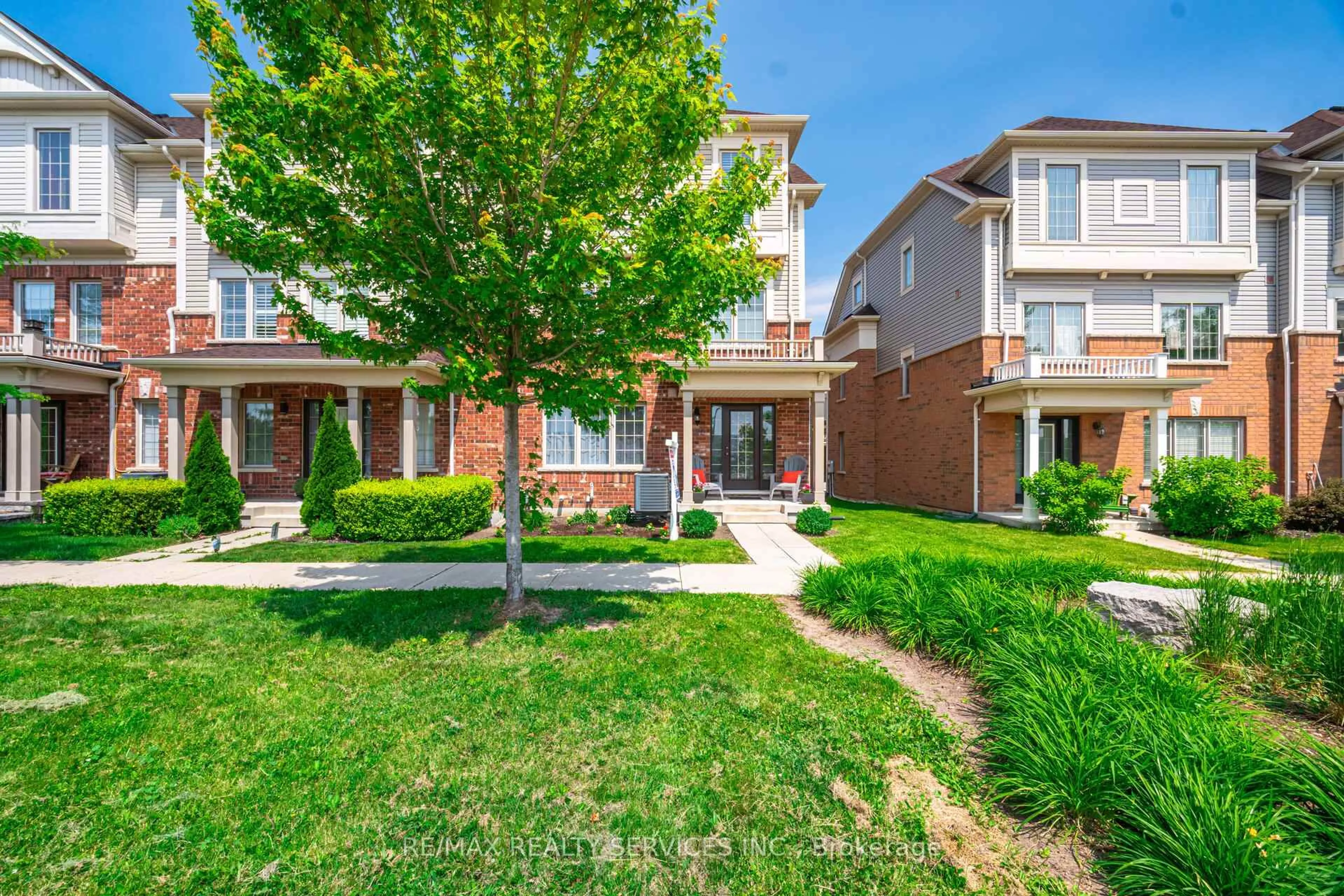 Home with brick exterior material, street for 22 McDevitt Lane, Caledon Ontario L7C 3S2