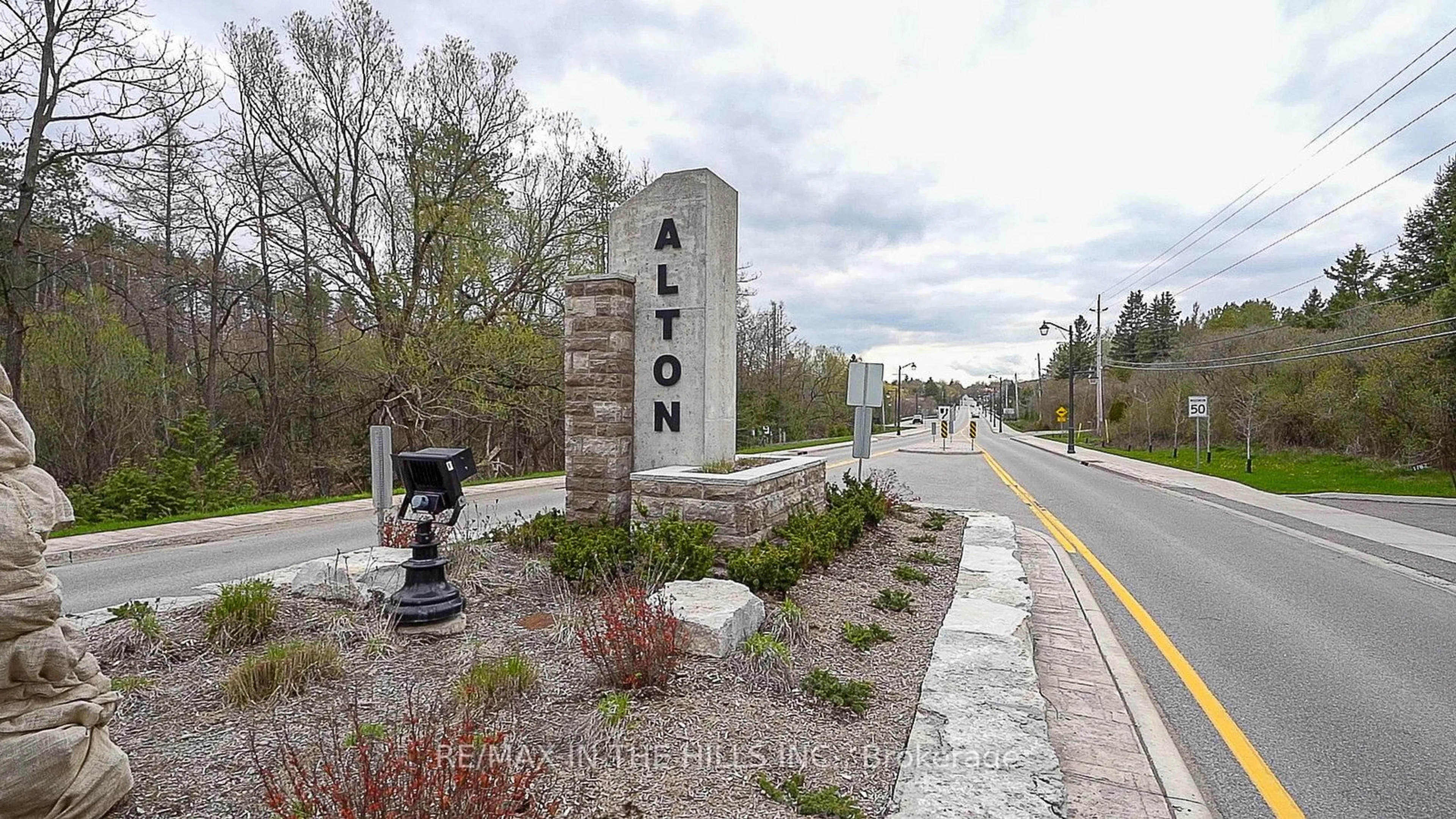 Unknown for 1532 Queen St, Caledon Ontario L7K 0C2
