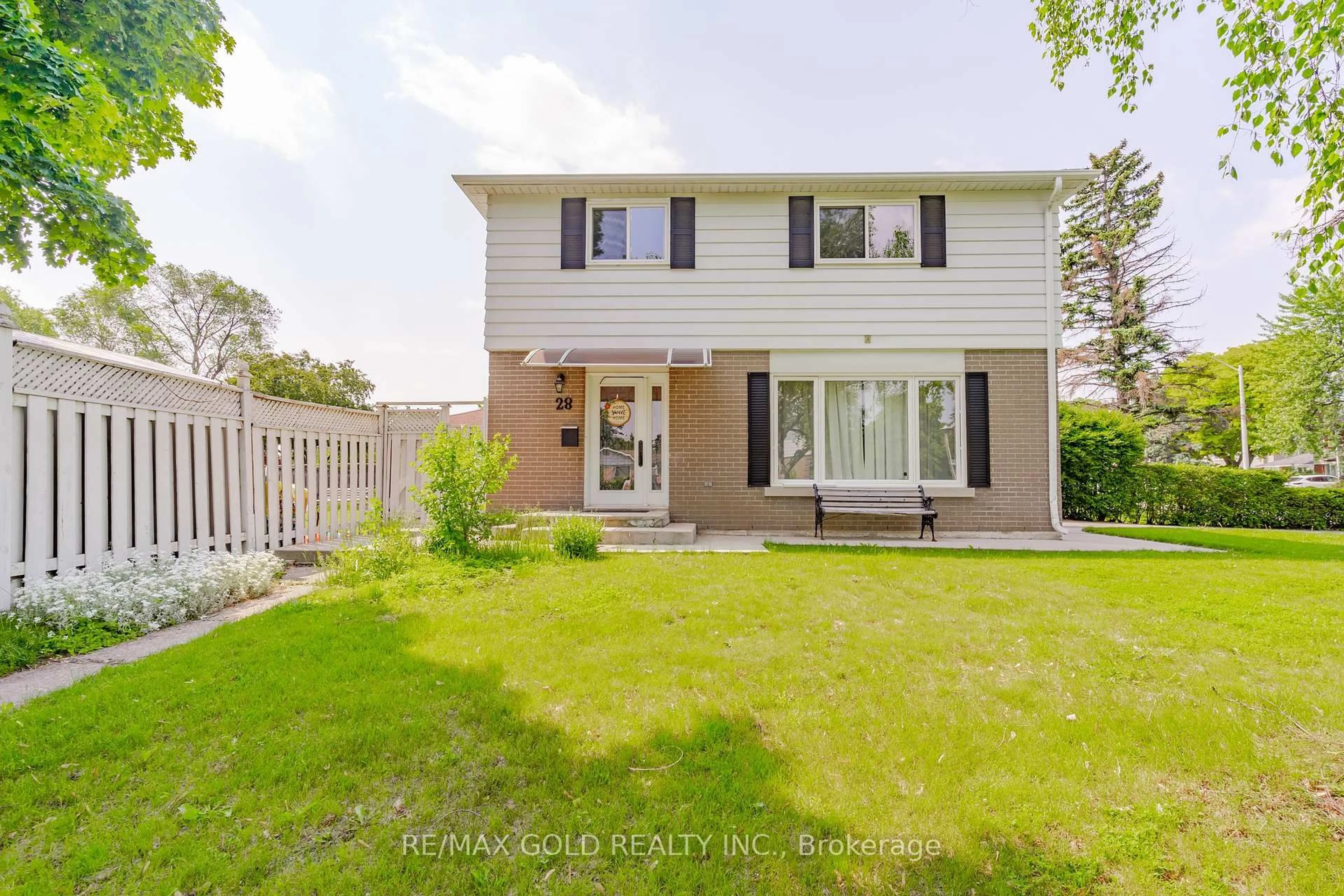 Unknown for 28 Earlton Crt, Brampton Ontario L6T 2B8