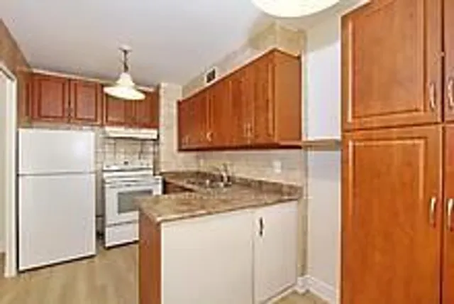 Additional property image - 19 Four Winds Dr Unit 312