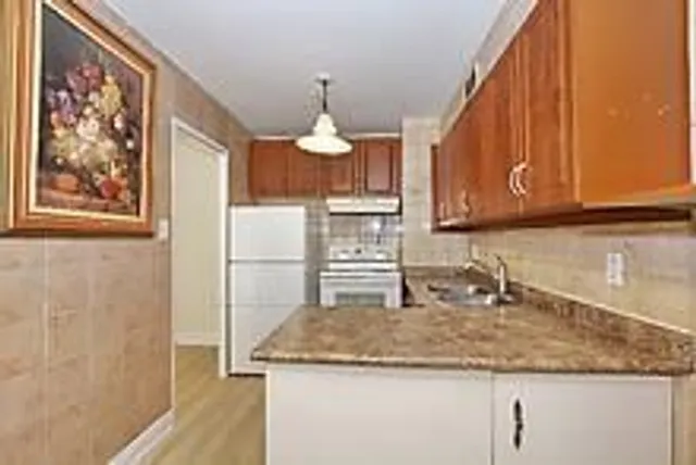 Additional property image - 19 Four Winds Dr Unit 312