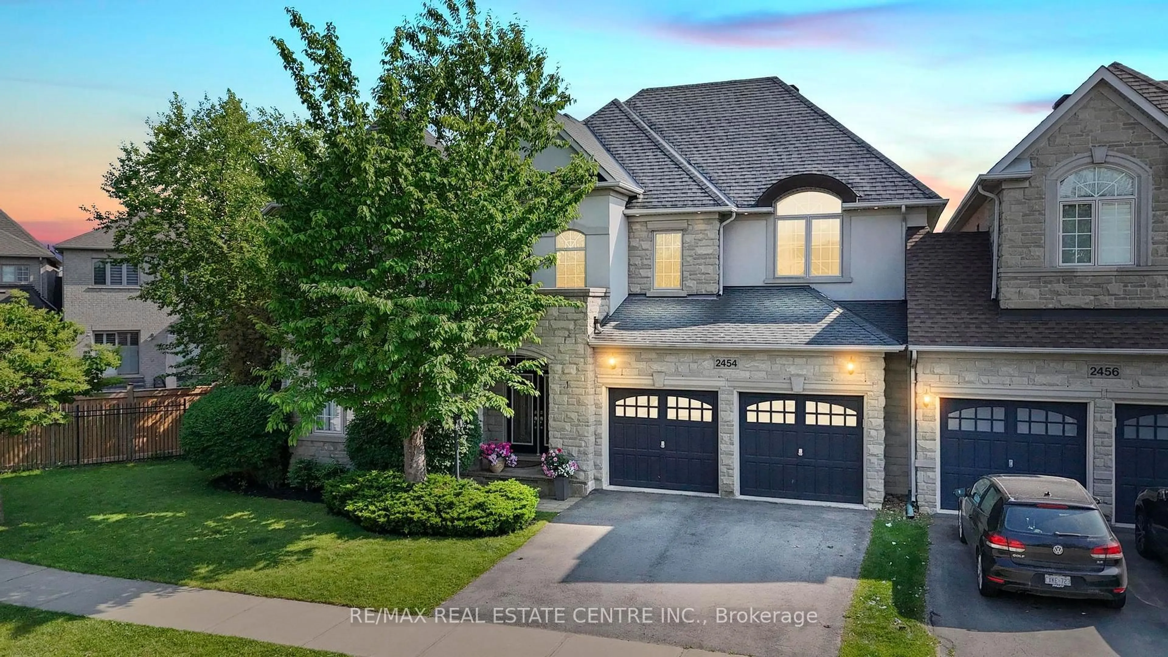 Home with brick exterior material, street for 2454 Springforest Dr, Oakville Ontario L6M 0A1