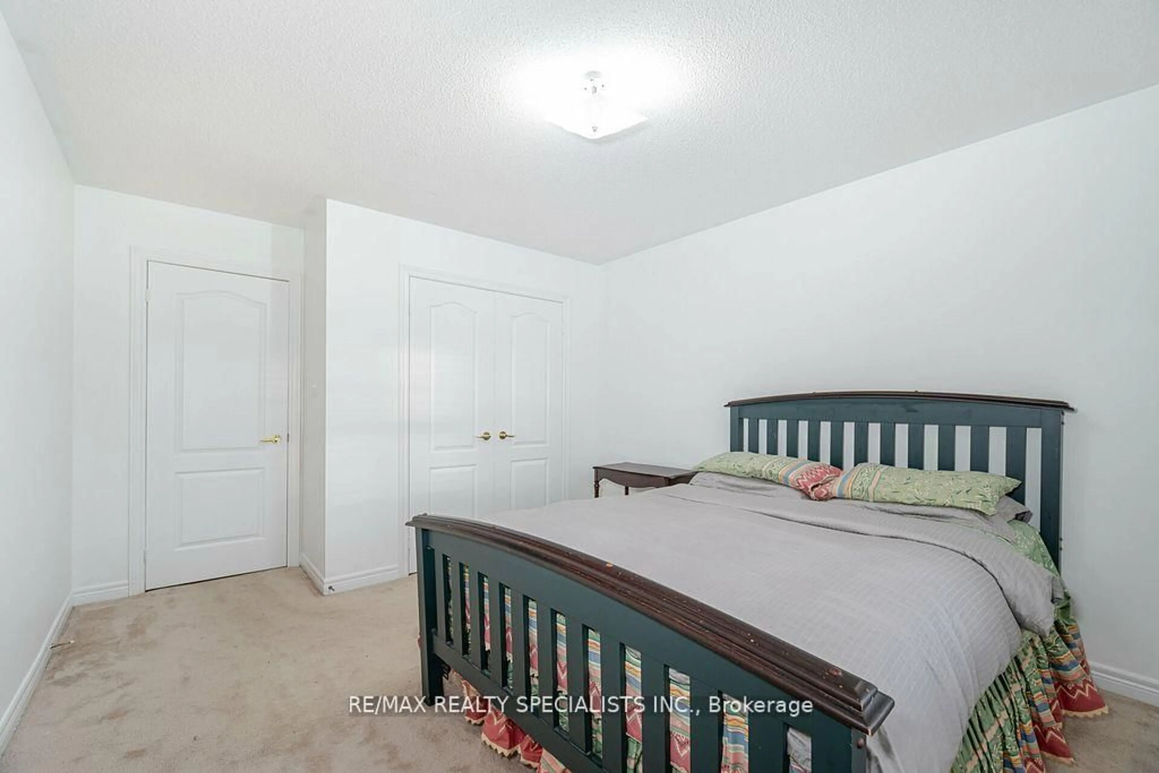 A pic of a room for 5 Saddler Ave, Brampton Ontario L6P 2B7