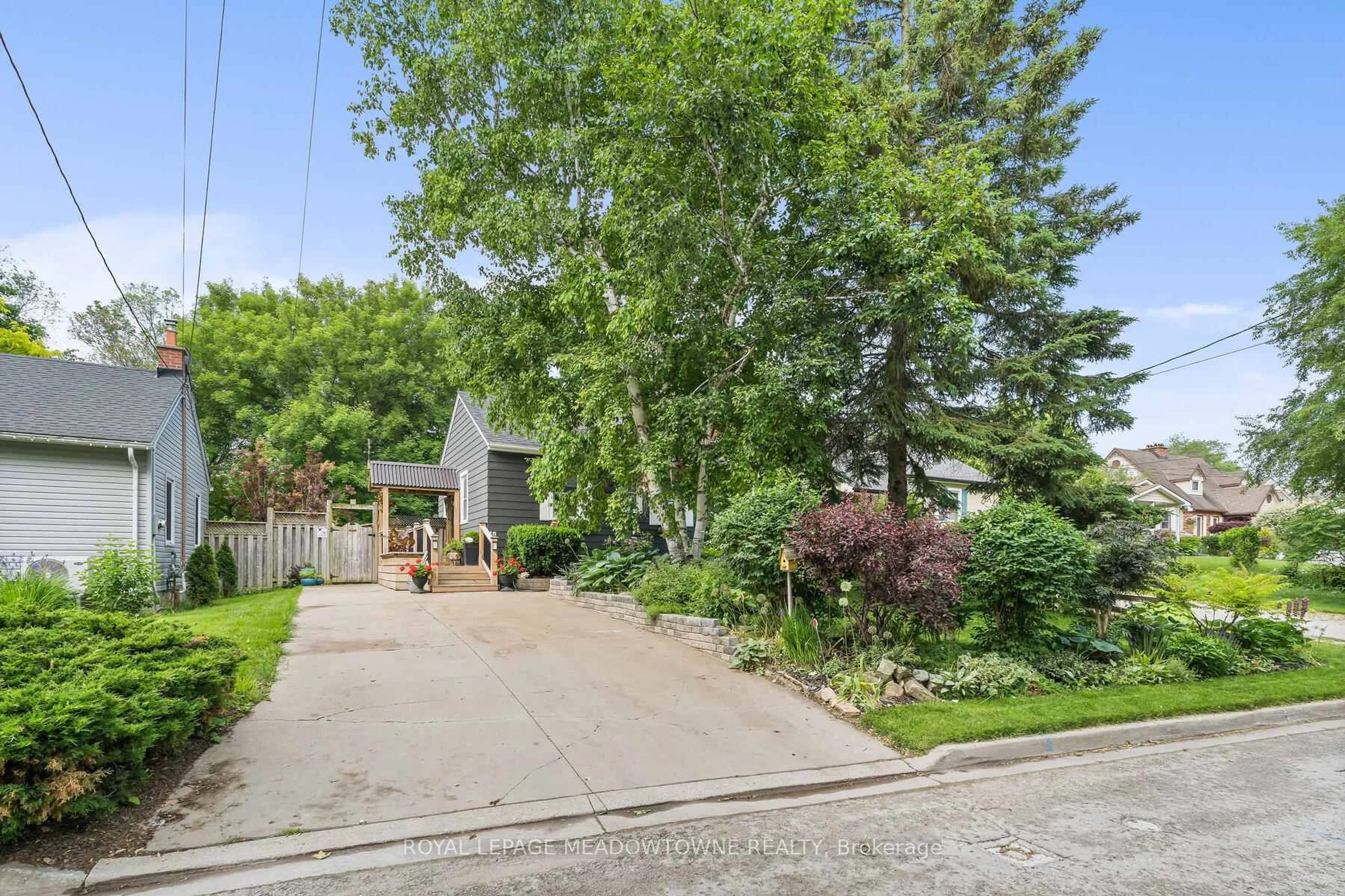 Unknown for 10 Riverview Cres, Halton Hills Ontario L7G 3K3