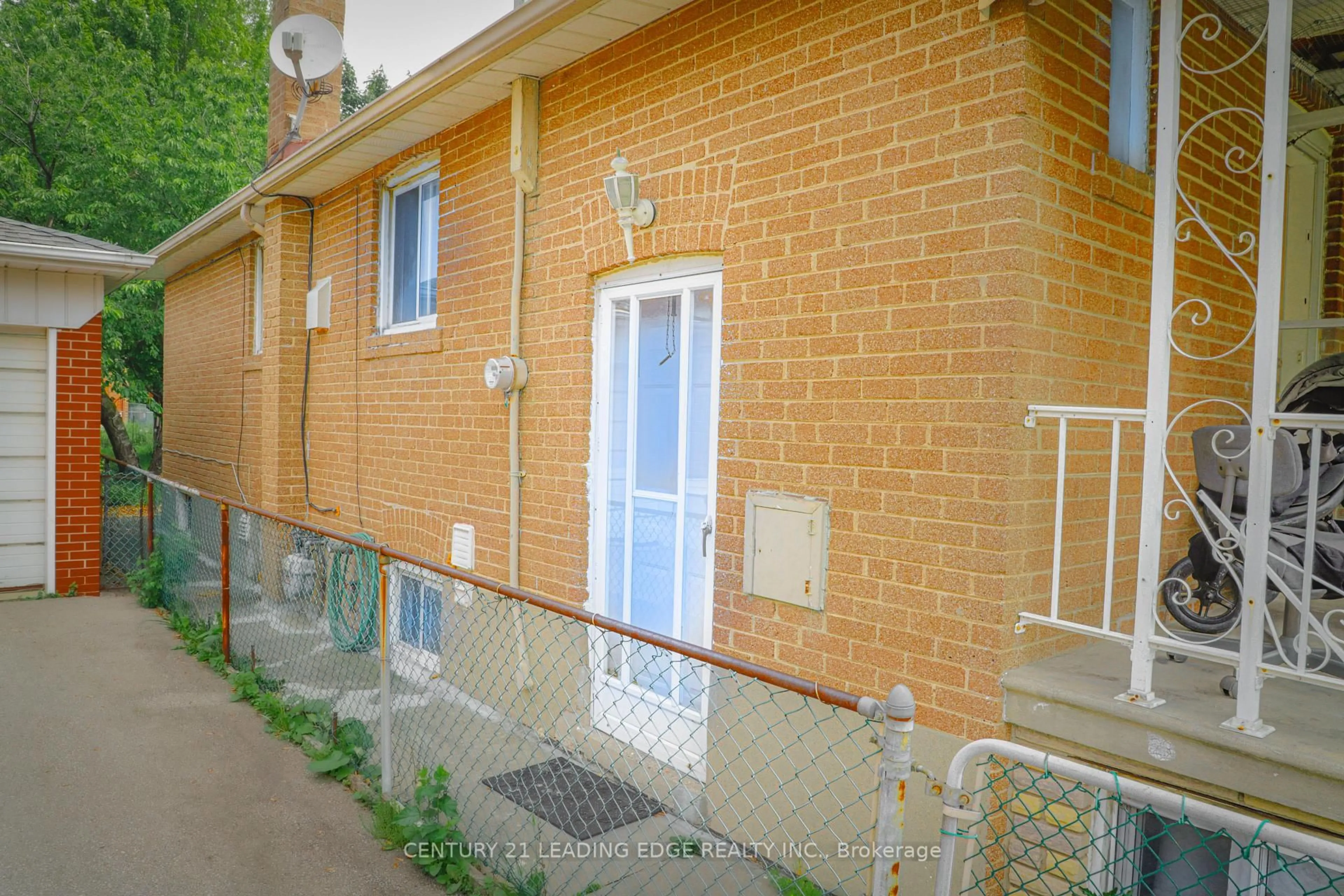 Patio, street for 22 Katherine Rd, Toronto Ontario M3K 1H9