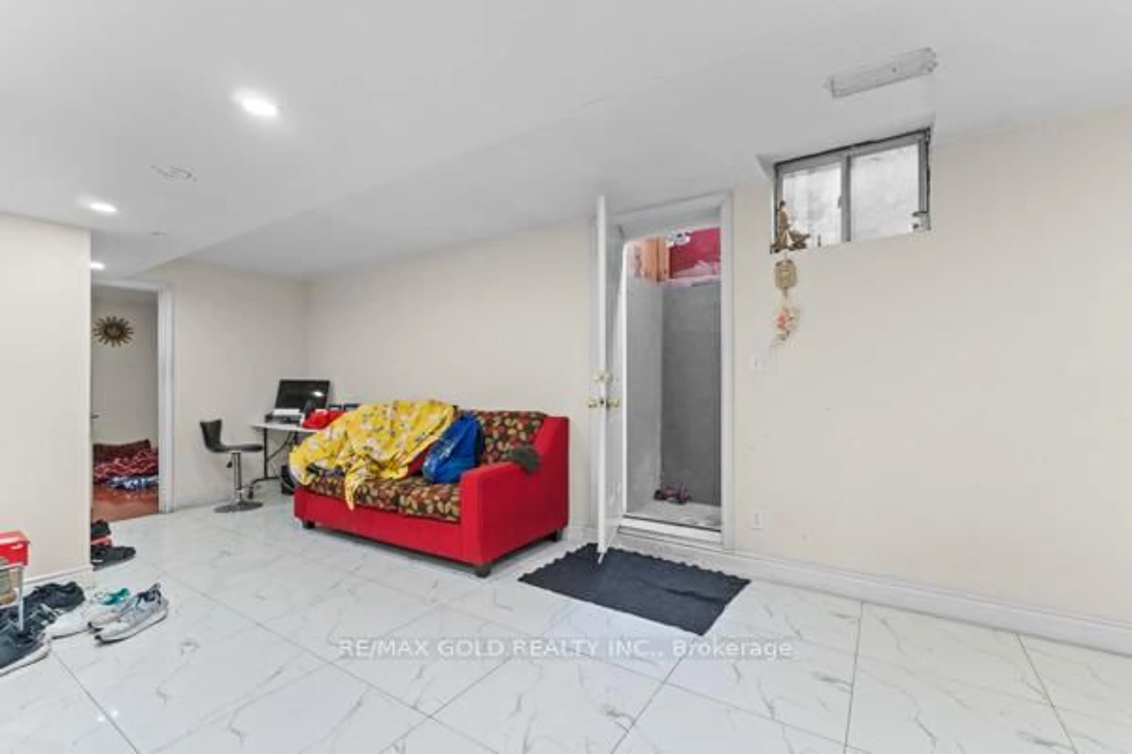 A pic of a room for 16 Upshall Dr, Brampton Ontario L6P 1E1