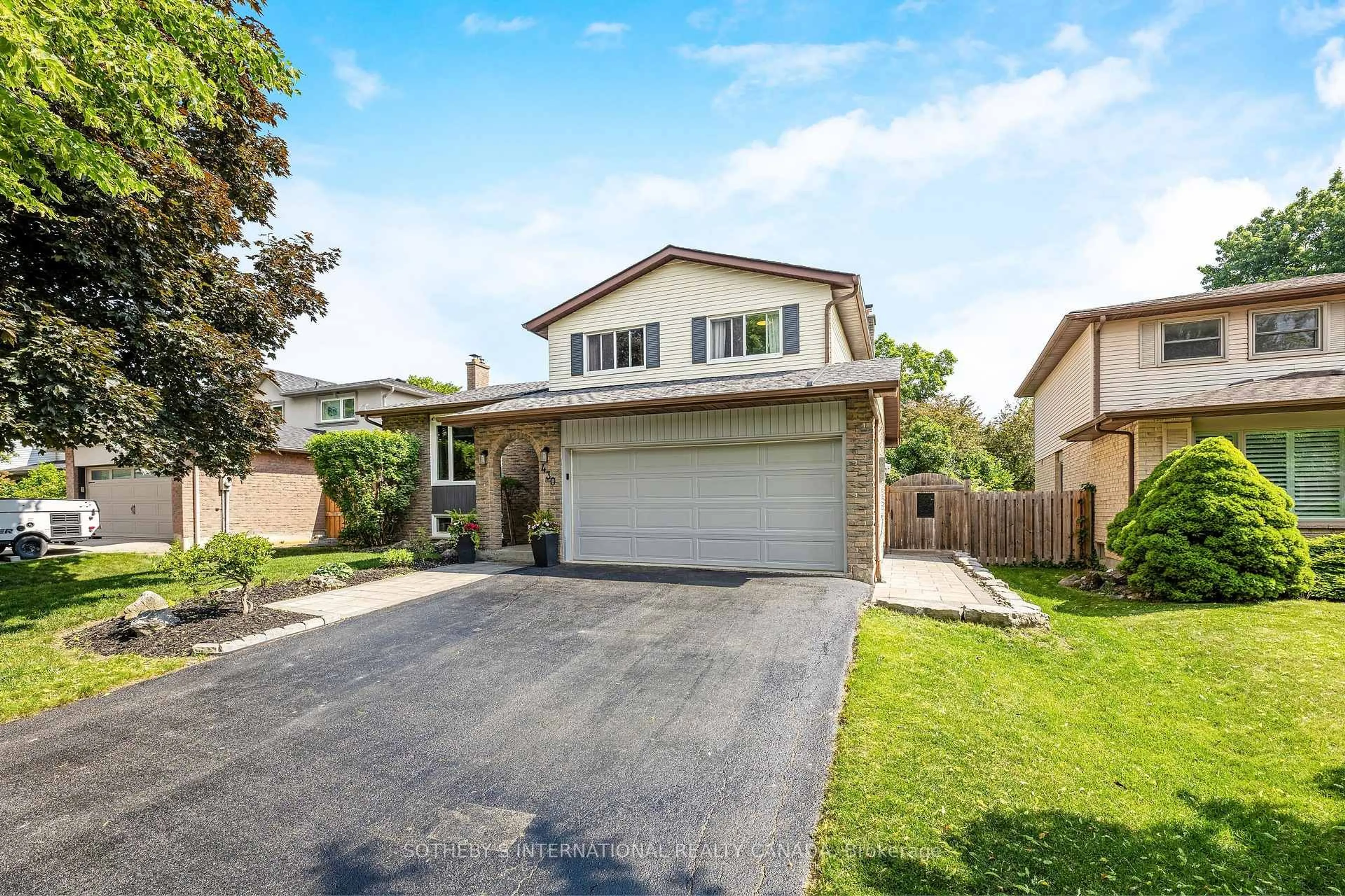Home with vinyl exterior material, street for 430 Gowland Cres, Milton Ontario L9T 4E4