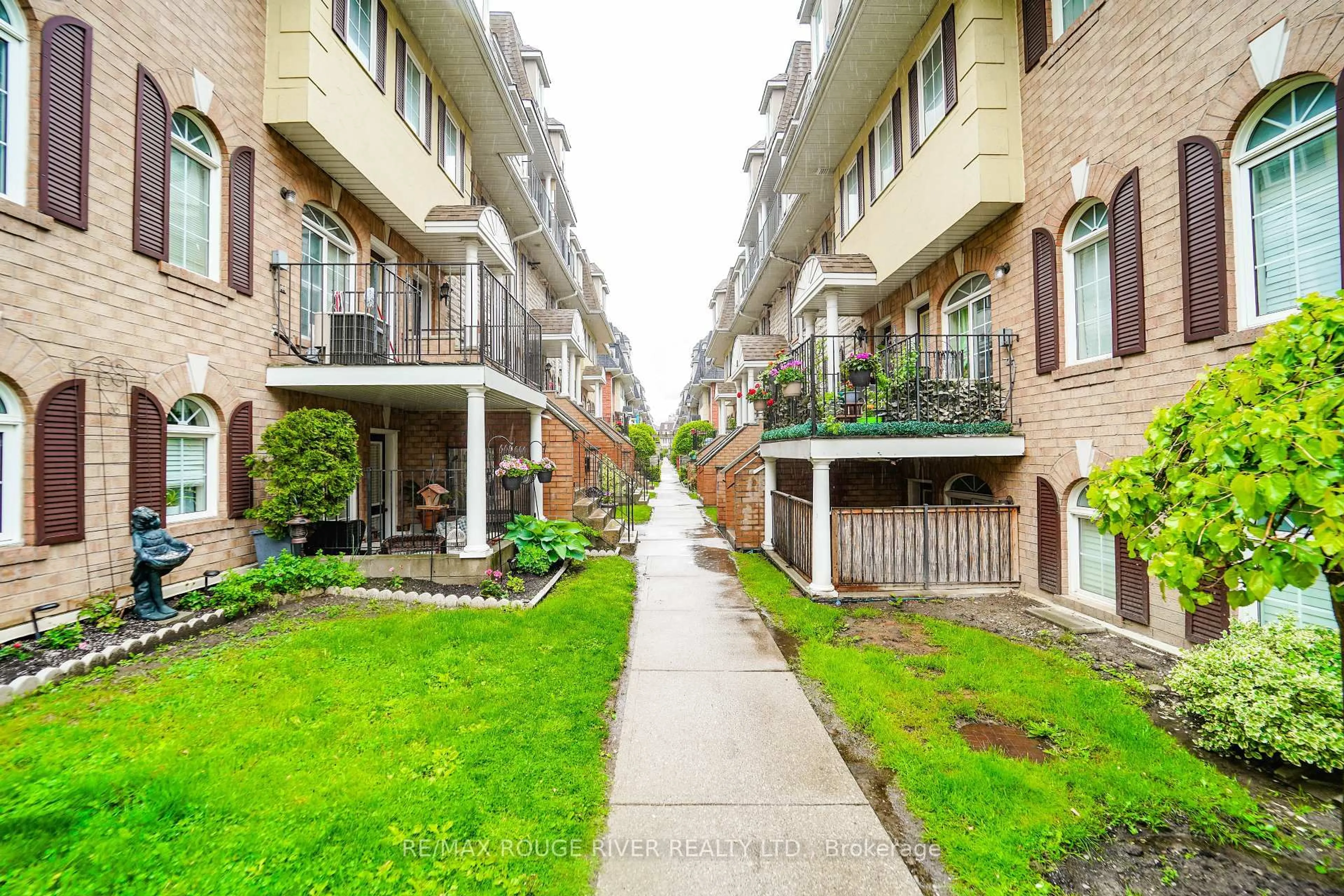 Patio, street for 70 Sidney Belsey Cres #101, Toronto Ontario M6M 5J5