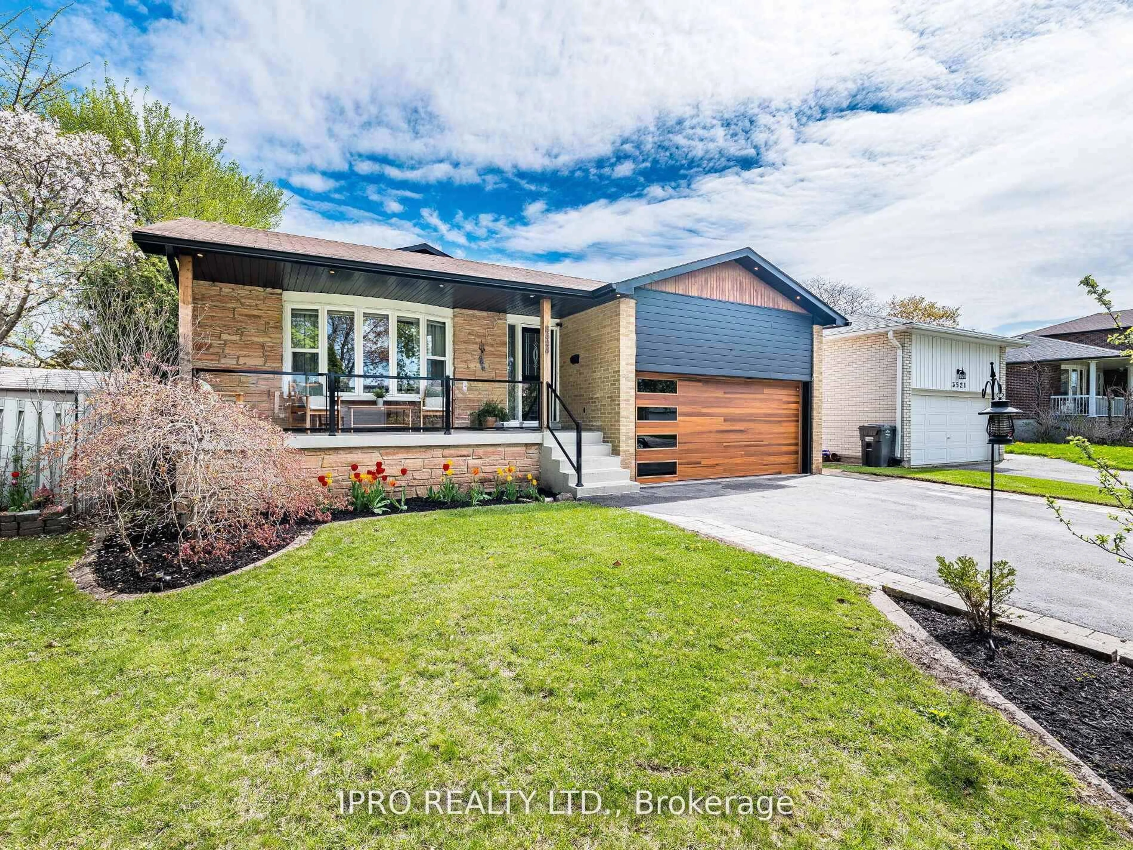 Home with brick exterior material, street for 3525 Burningelm Cres, Mississauga Ontario L4Y 3L2