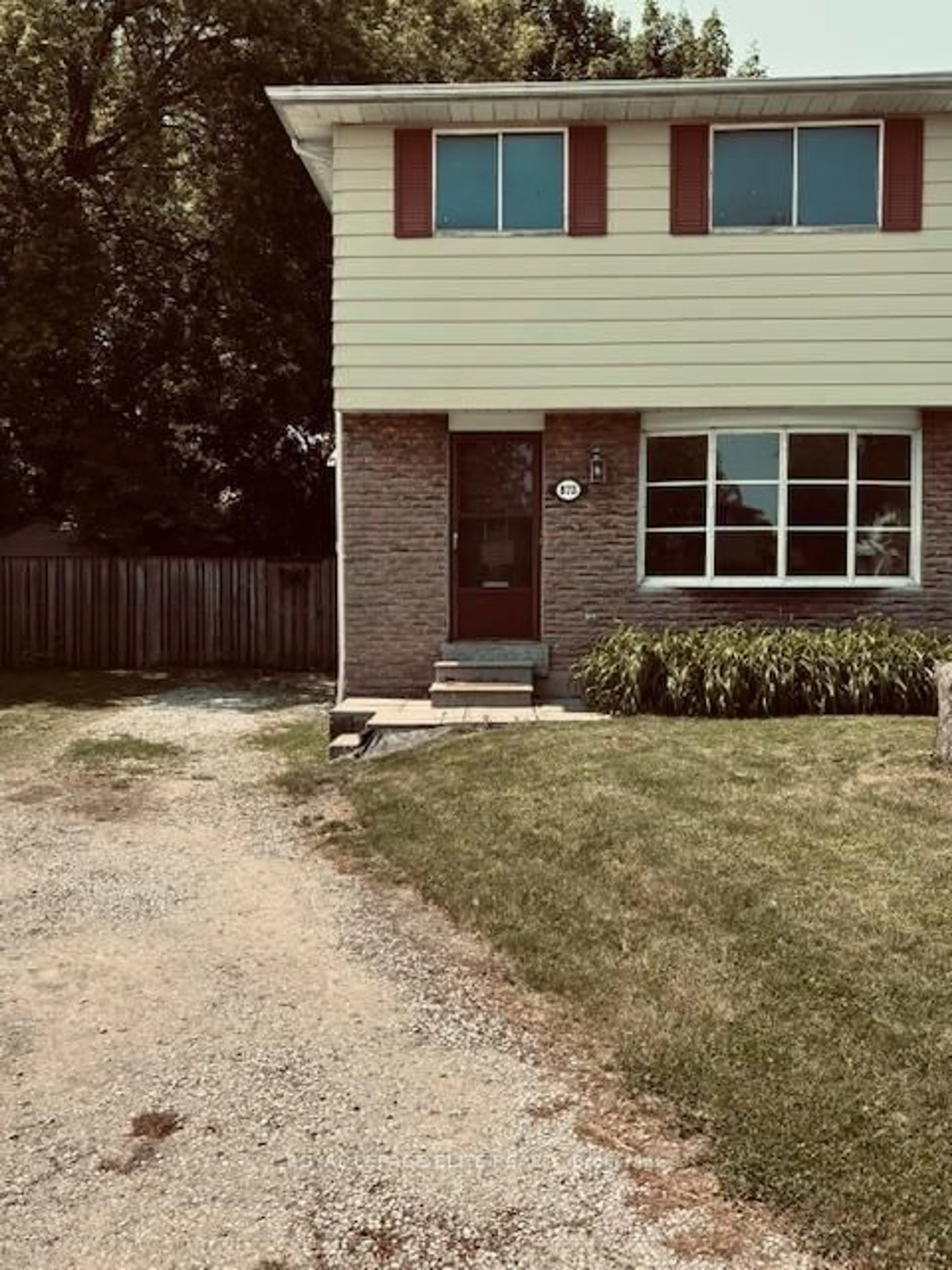 Unknown for 873 HOLLYHILL Crt, Mississauga Ontario L4Y 2E2